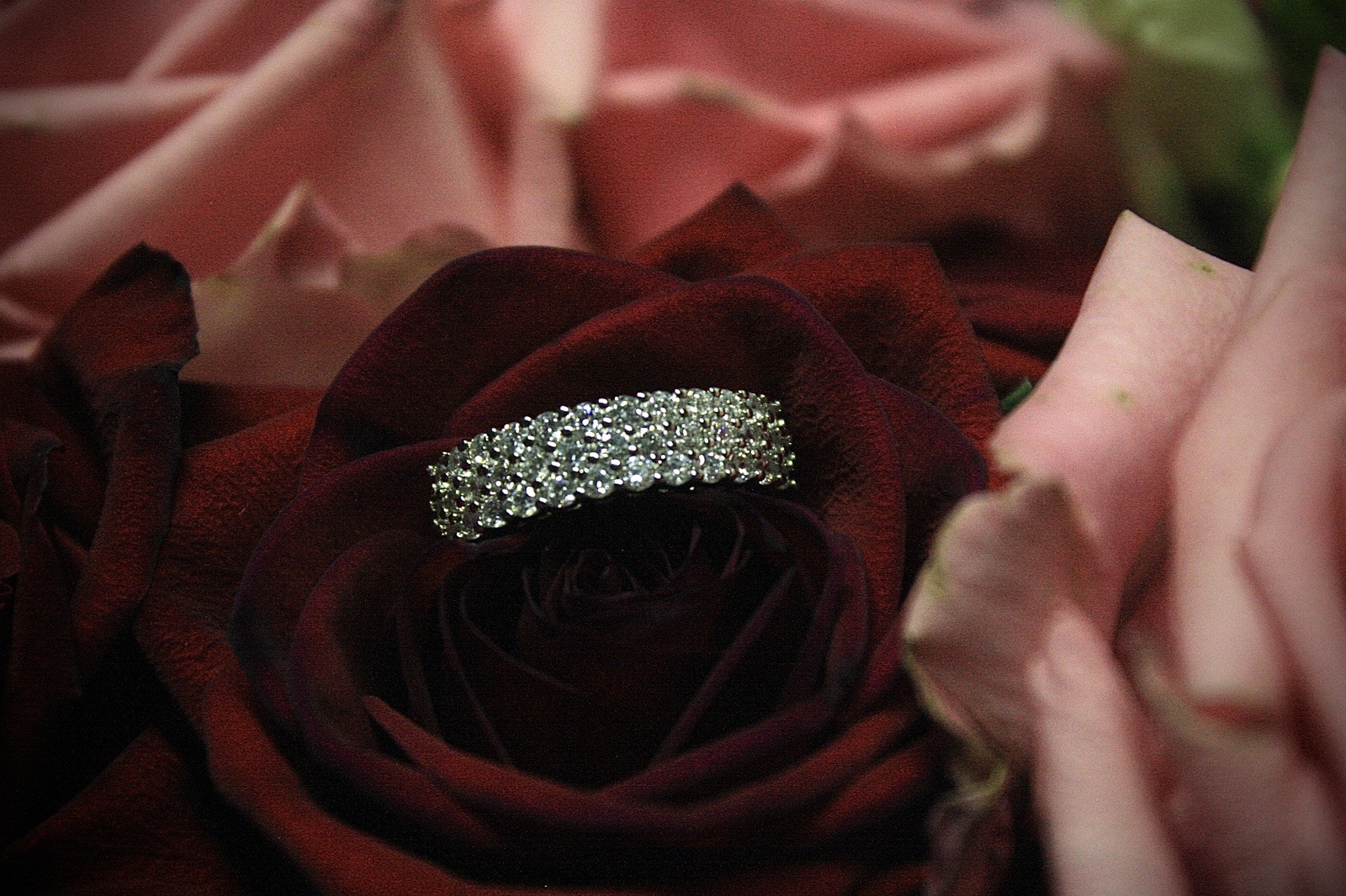 Silver Band Round White Stones Prong Setting