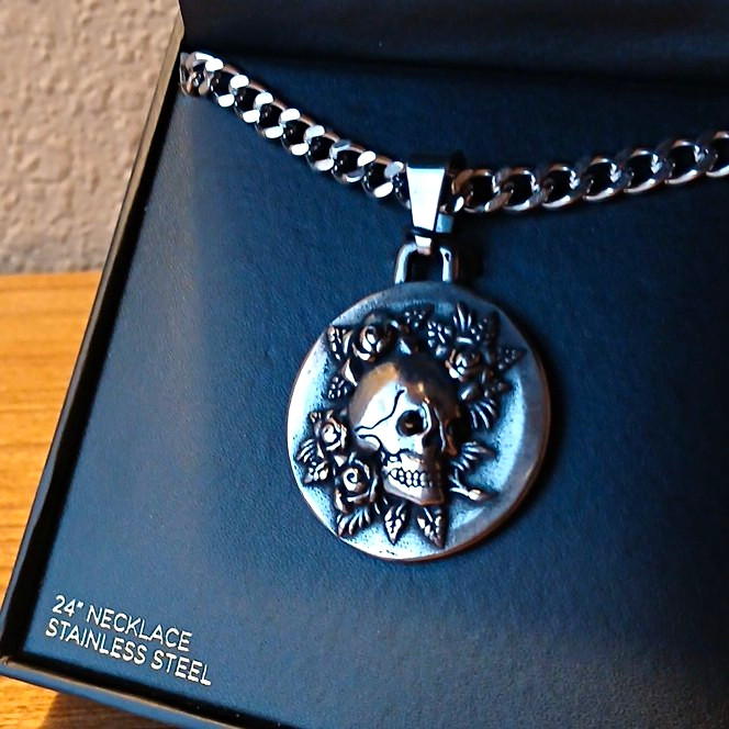 Ed Hardy Stainless Steel Curb Chain Skull Round Charm Pendant Necklace 24″