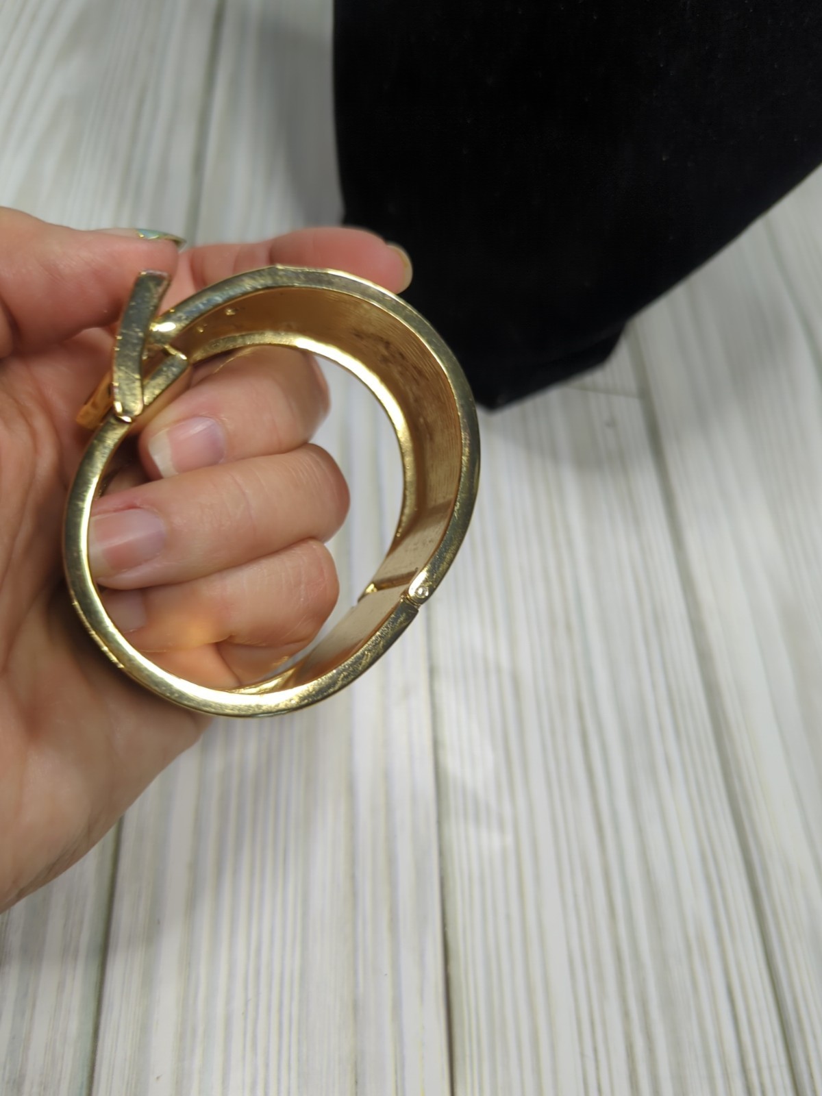Vintage Chunky Gold Tone Belt Buckle Cuff Bracelet Hinged Statement Retro Bangle