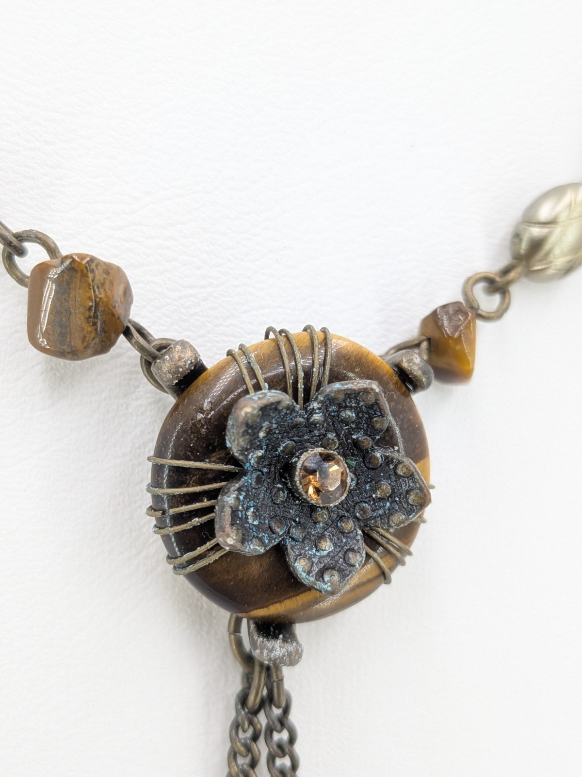 Vintage Avon Tiger Eye Flower Dangle Necklace Brown Stone Bead Chain 15 1/2 In