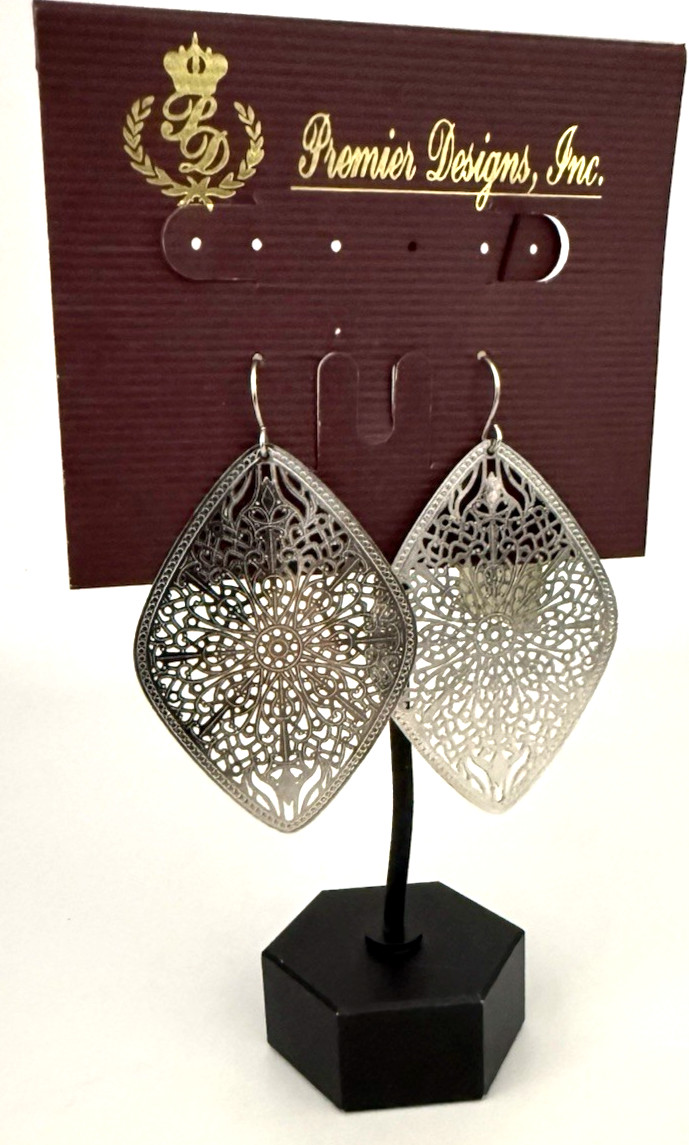 NWT Plunder ‘SILVER LACE’ Open Work Filigree Lace Pierced Dangle Earrings