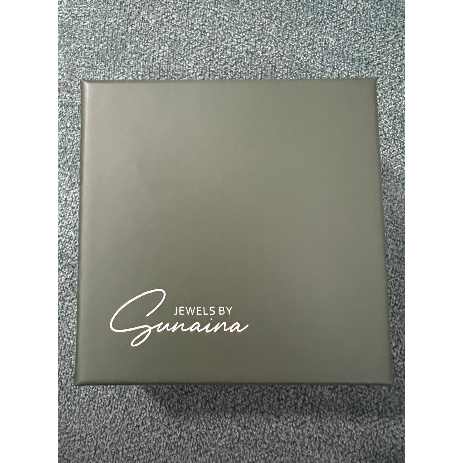NIB Jewels by Sunaina Narina Teardrop Pavé Stud Earrings – Silver