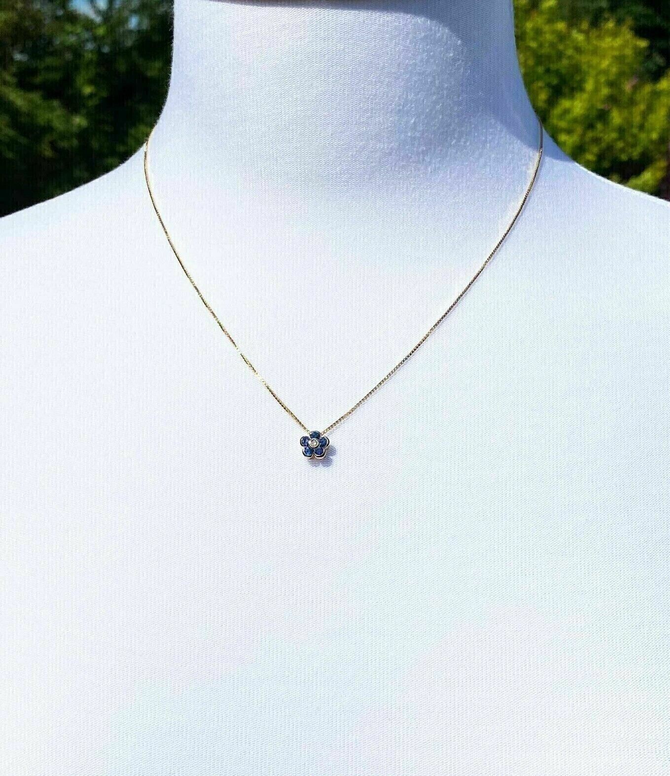 1.30Ct Round Cut Simulated Blue Sapphire Flower Pendant 14K Yellow Gold Plated