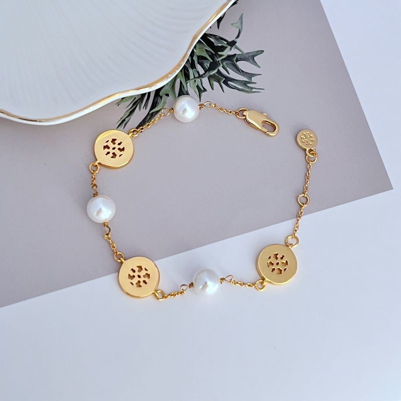 New Tory Pearl & White Circle bracelet with Jewelry Pouch Size length: 18+4cm
