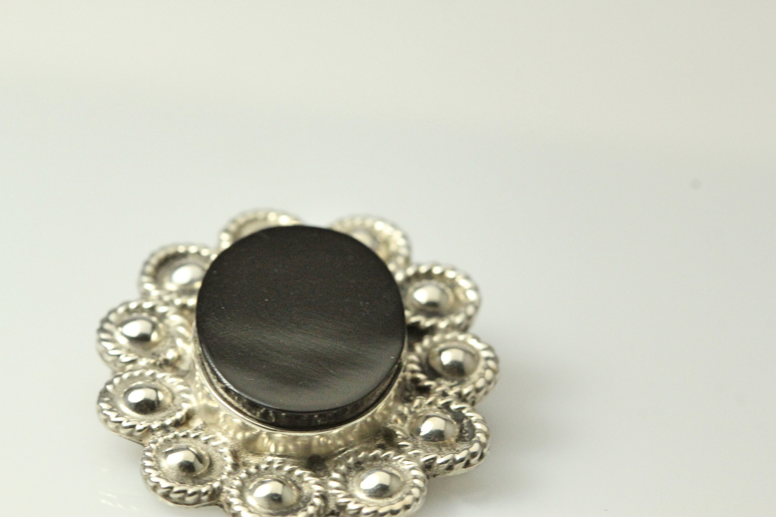 925 Sterling Silver Black Onyx Oval Vintage Pendant Brooch 9.8 Grams (PEN5500)