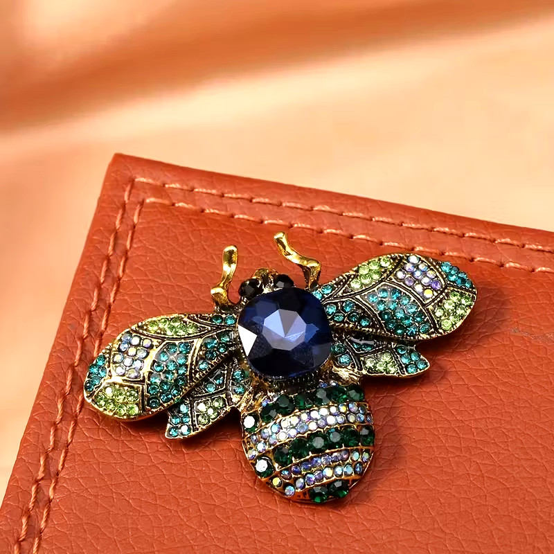 Vintage Bee Design Rhinestone Artificial Gemstone Alloy Brooch Luxury Jewelry