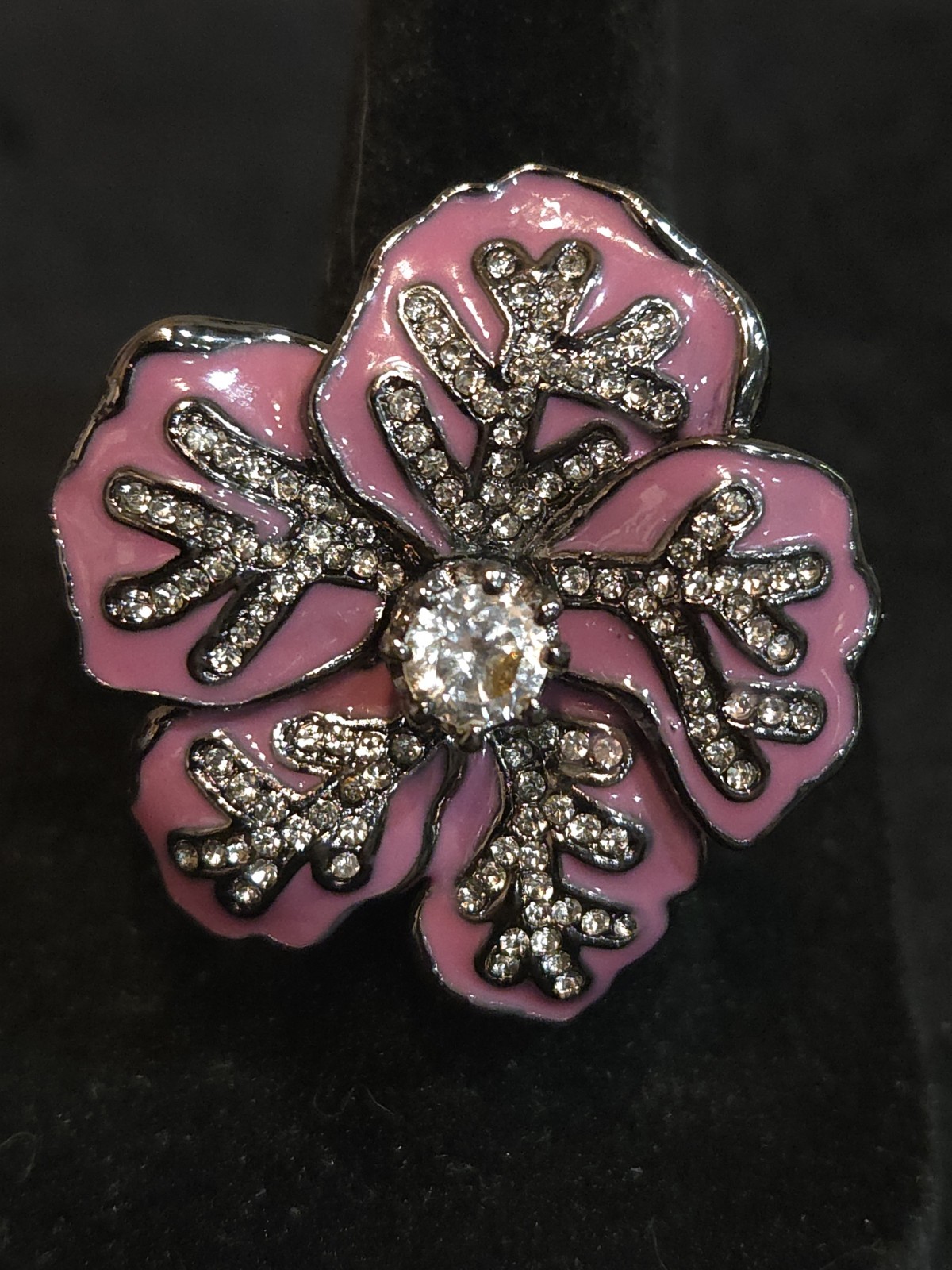 Juicy Couture Vintage Size 8 Pave Set Rhinestone & Mauve Enamel Flower Ring.