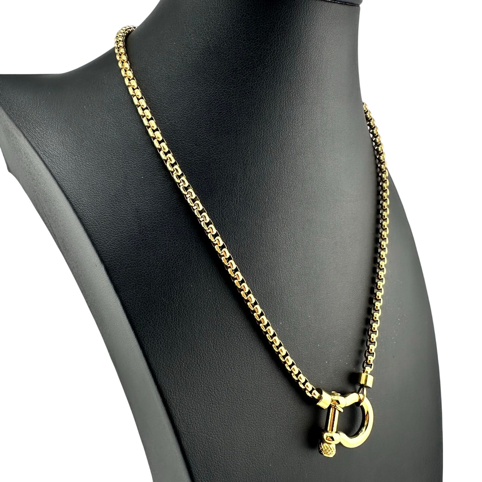 Horseshoe Shackle Charm Pendant Trendy Modern Stack Gold Tone 18″ Necklace