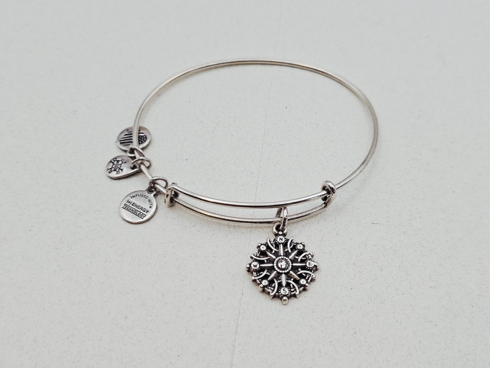 Alex & Ani ” Compass 🧭 Direction Silver Charm Bangle Bracelet ✨️