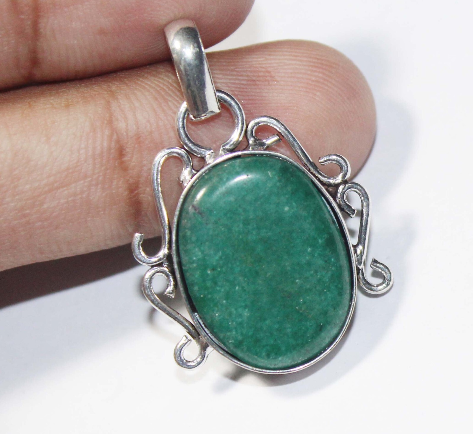 Green Quartz Oval Shape Gemstone Handmade Pendent Jewellery Size 1.5 Inches