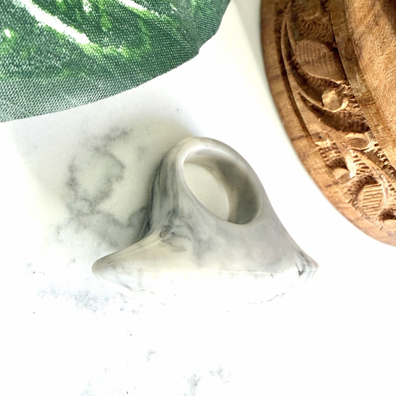 White Gray Marbled Resin Large Statement Ring Size 7 Chunky Unique Jewelry NEW