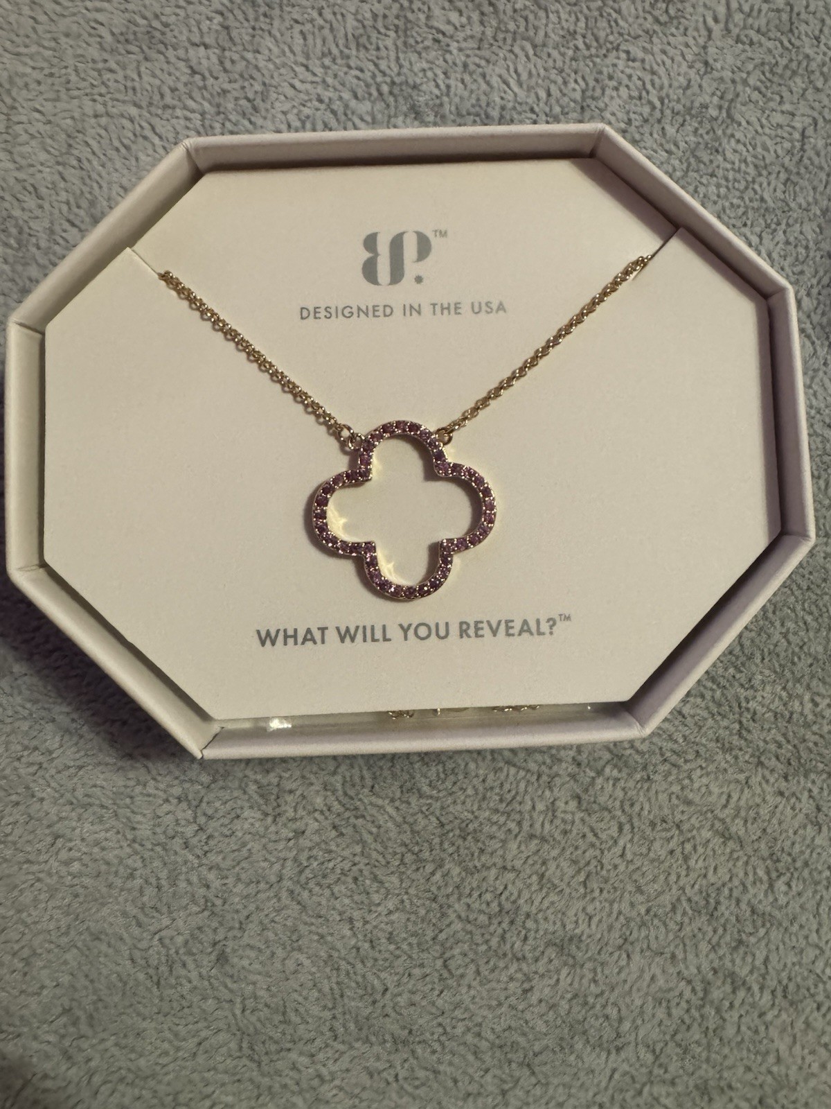 Bomb Party The Shimmering Clover Necklace Rose Corundum Gold Plating