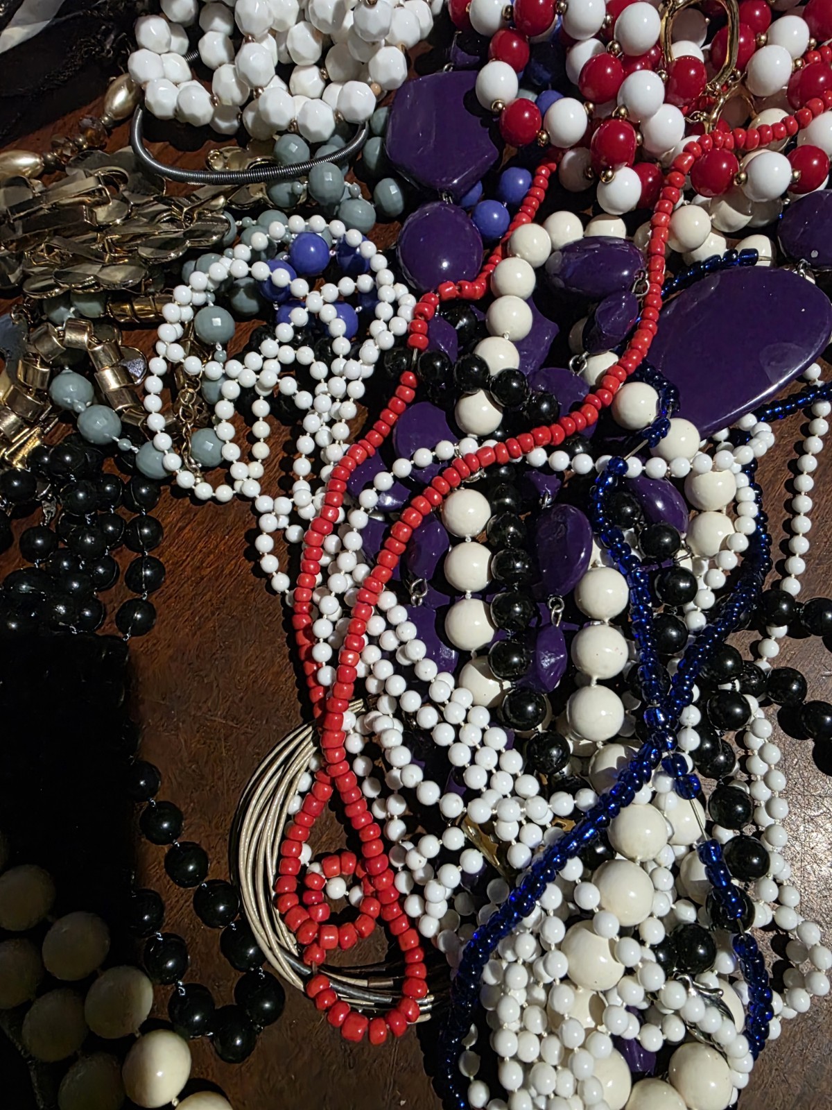 Costume Jewelry 20 Neclaces 4 Bracelets Beads Plastic And Metal
