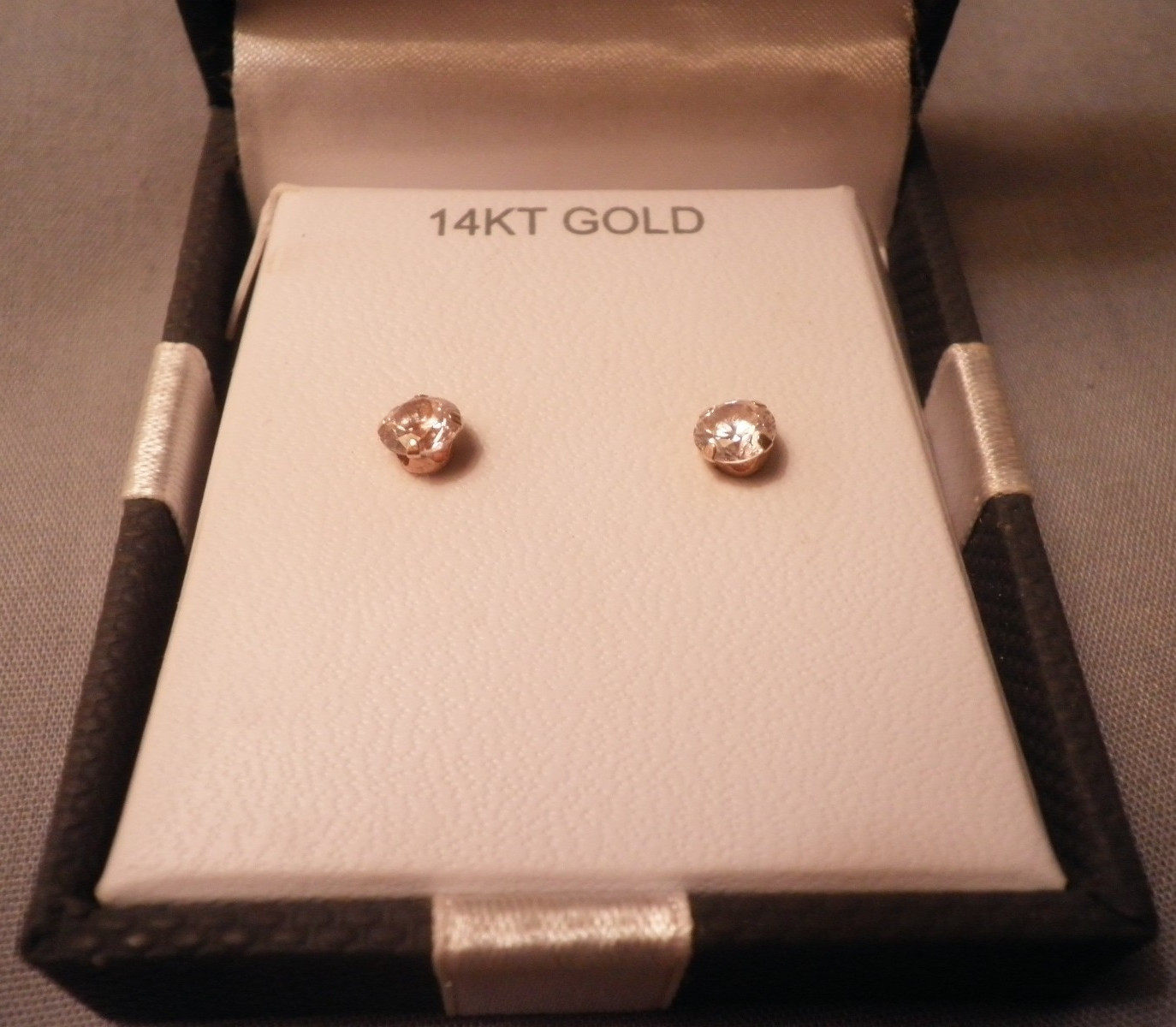 14K Yellow Gold Stud Earrings-New in Original Box-Never Worn-CZ Gems