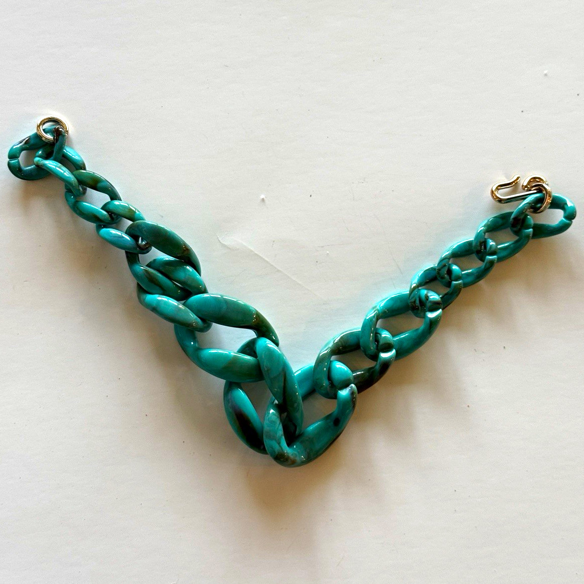 Turquoise Plastic Oval Curb Link Chain Bracelet w/ Hook Closure