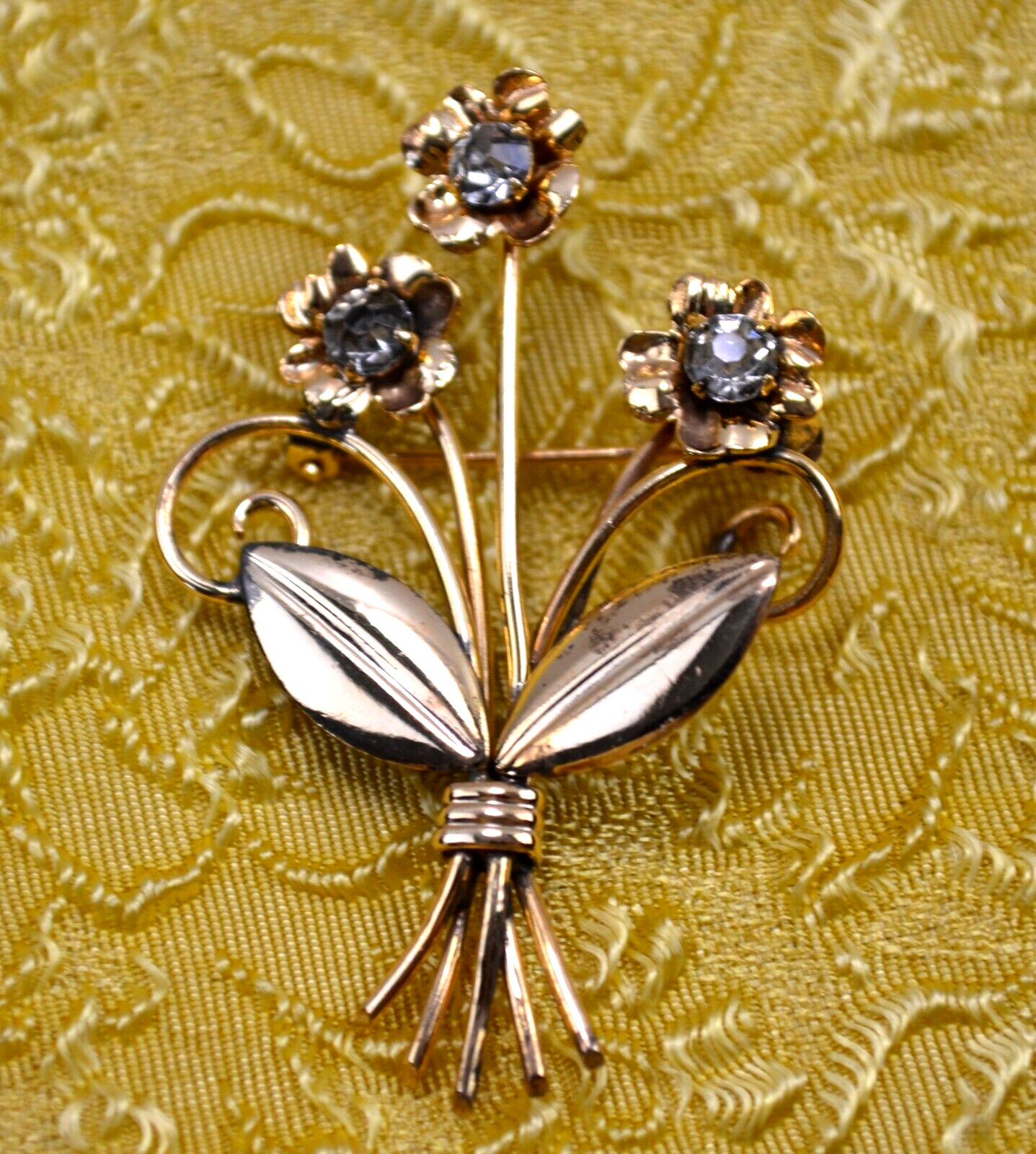 Vintage Gold Tone Brooch Pin Pendant Flower w/ Clear Rhinestones 2.25″