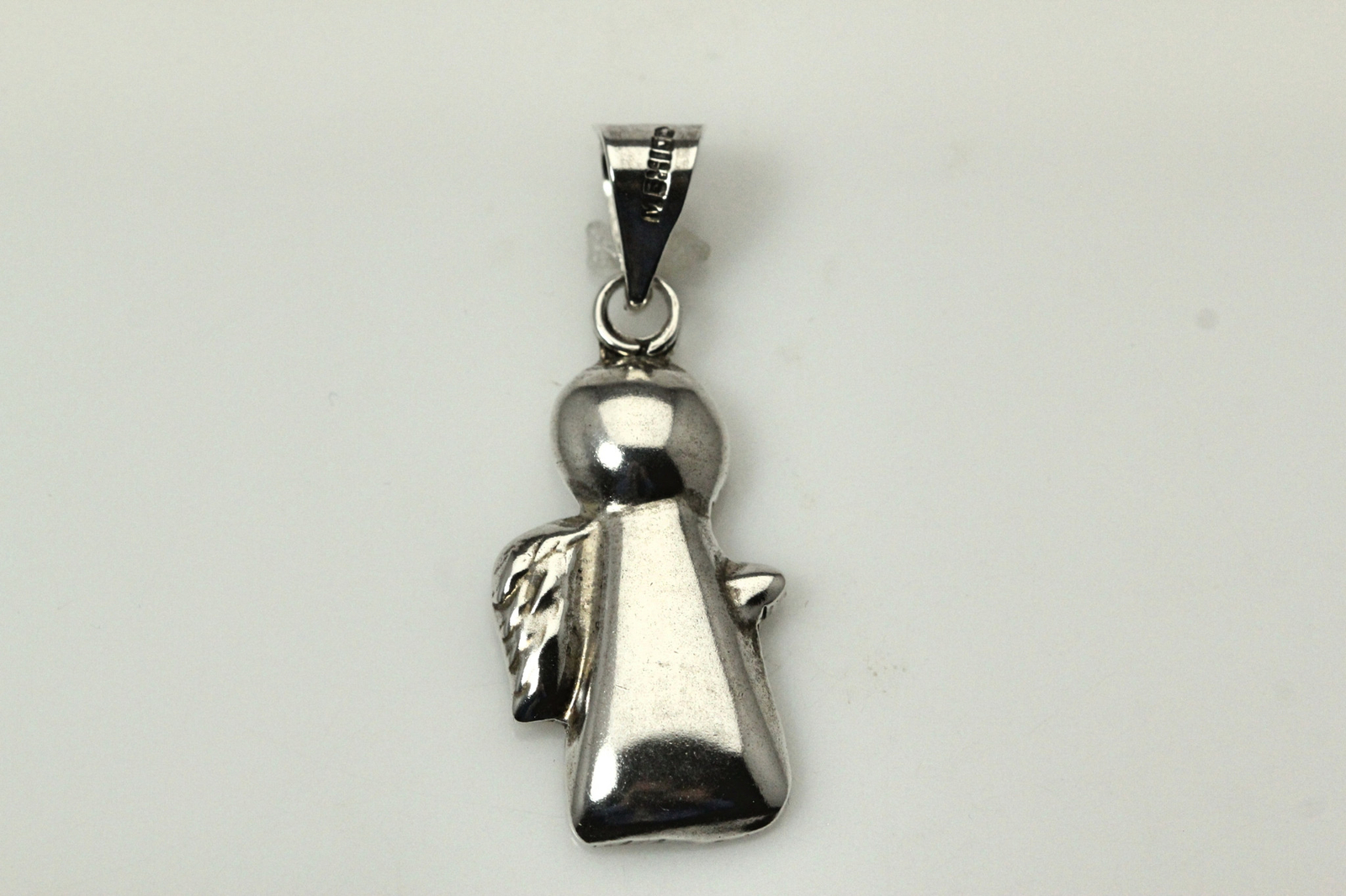 925 Sterling Silver Praying Angel Pendant 6.6 Grams (PEN8451)