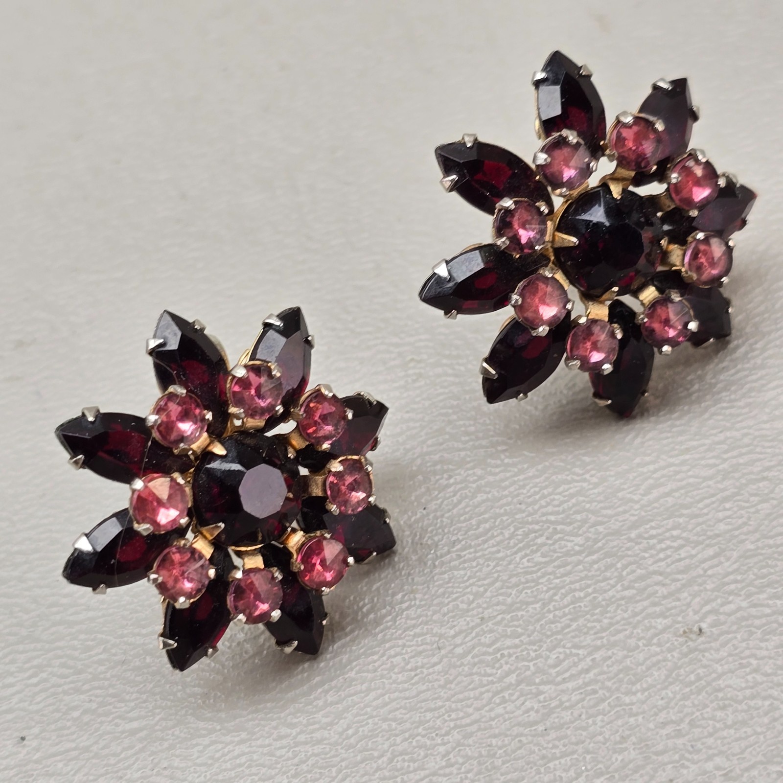 Lot of 2 Vintage Rhinestone Earrings Screw Back Aurora Borealis Red Pink Floral