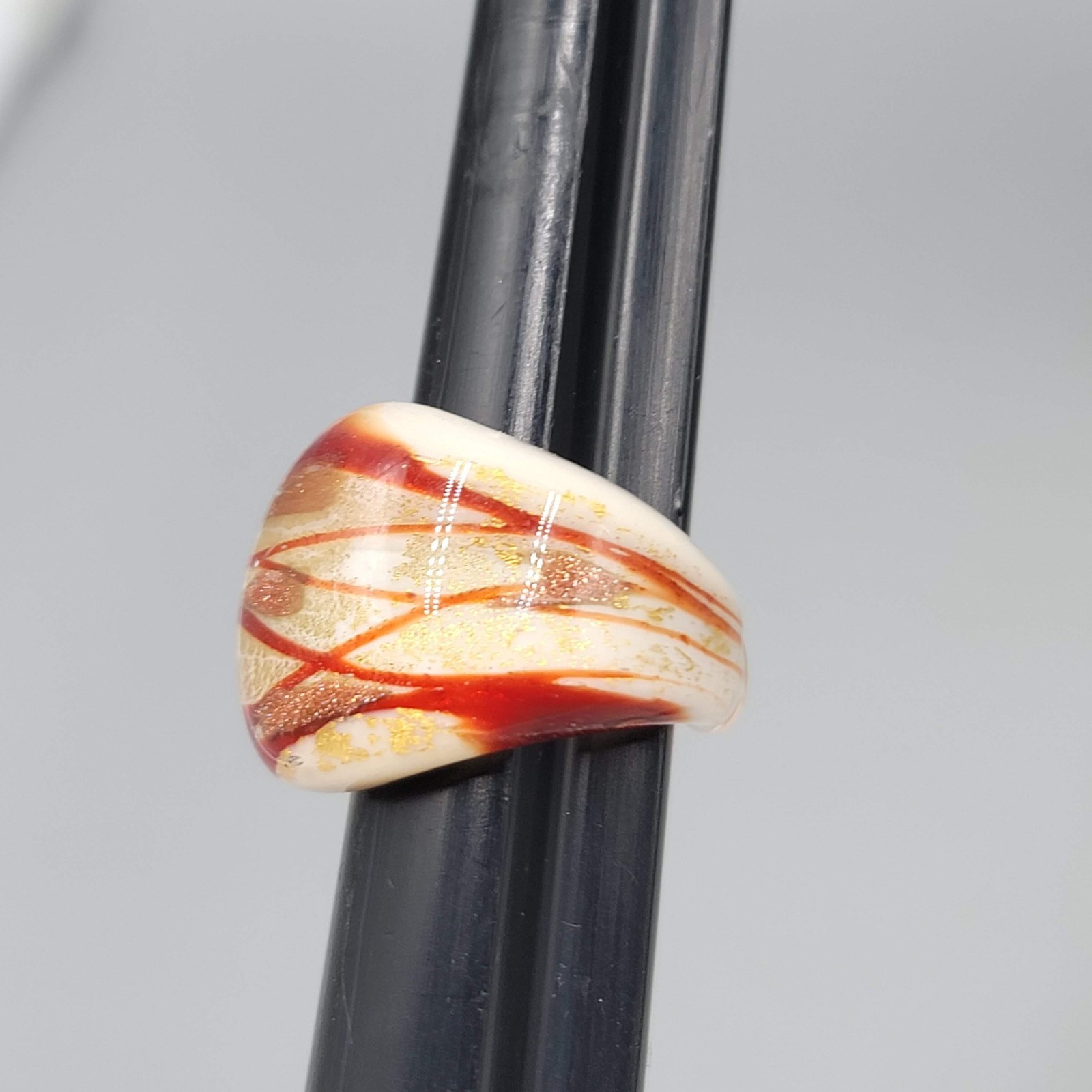 Multicolor Glass Wrap Cocktail Ring Womens Size 7 Gold Red Swirl Band Bold