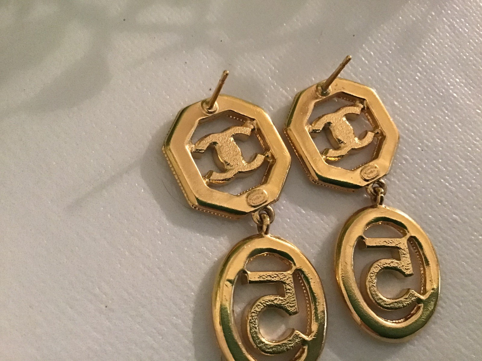 CHANEL – 24A Gold NO.5 Design Coco Mark Earrings