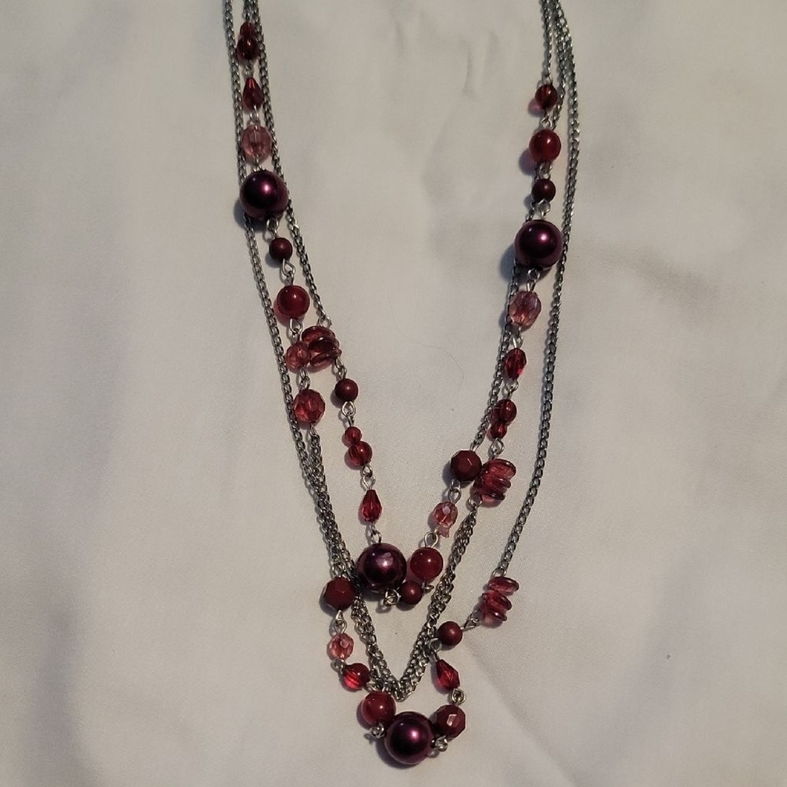 Source Unknown Multi-Strand Purple and Pink Bead Necklace with Earrings