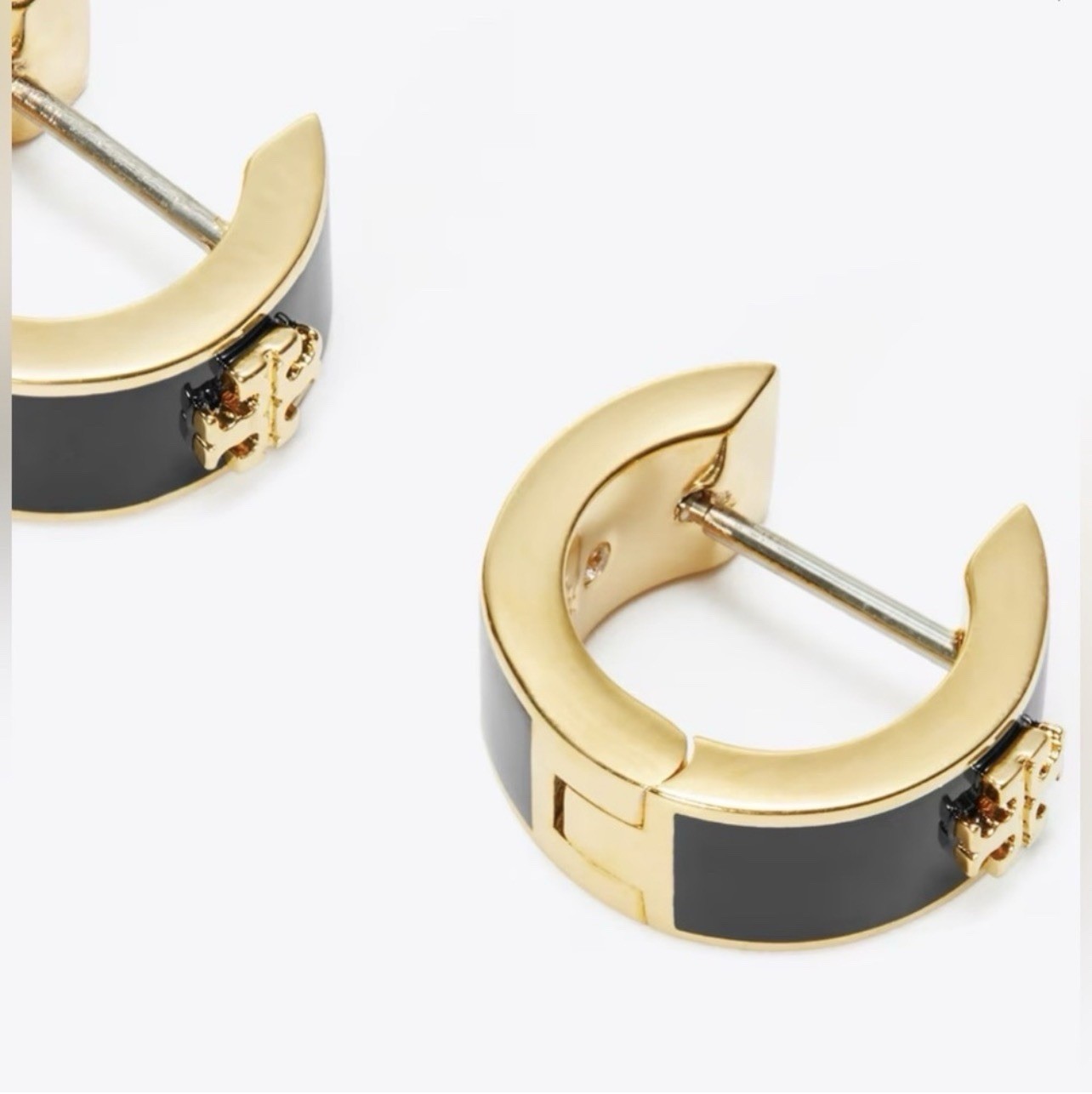 Tory Burch Gold Tone Black Enamel Round Huggie Hoop Earrings Hinged Logo