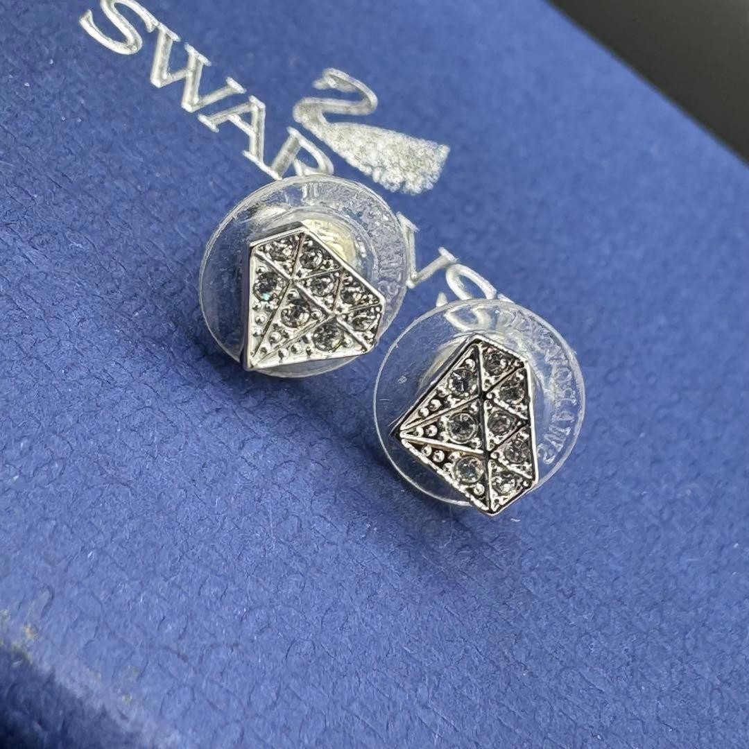 Swarovski Earrings Diamond Shape Unused or Unknown Condition Not specified