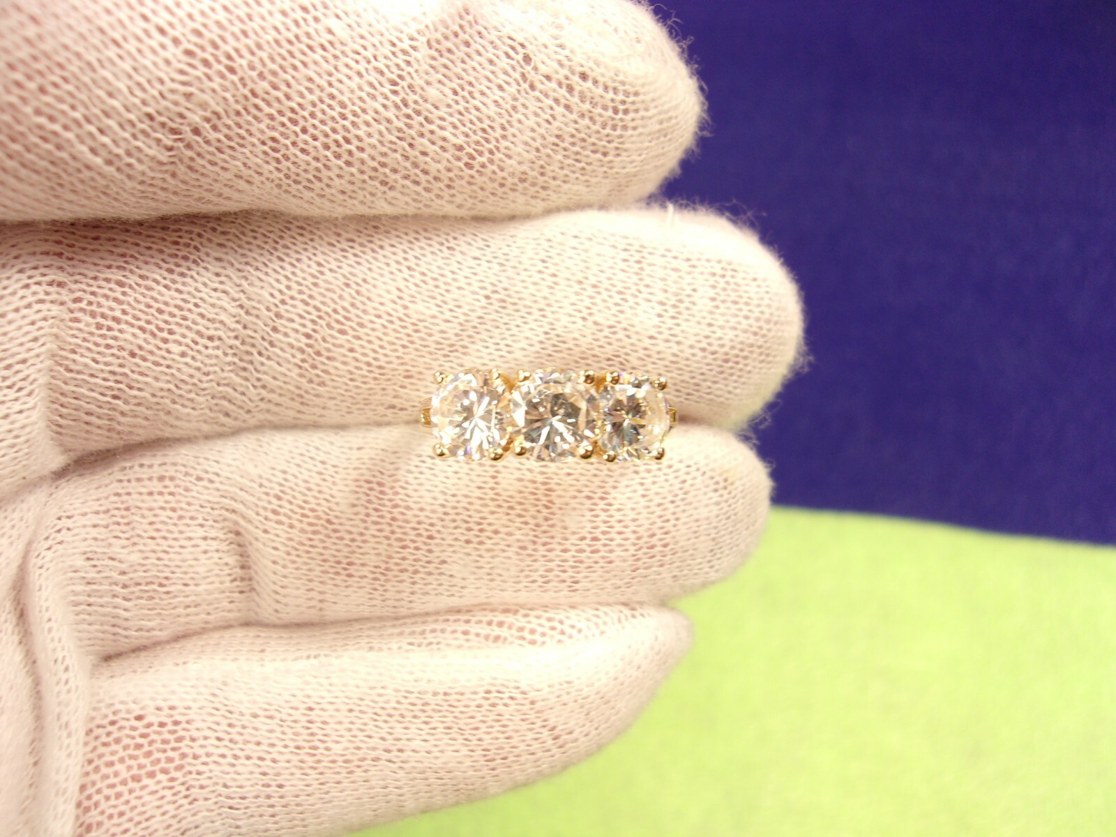 GORGEOUS 14K YELLOW GOLD & 3-STONE WHITE/CLEAR CZ RING, APPROX. 6.5mm DIAMETER