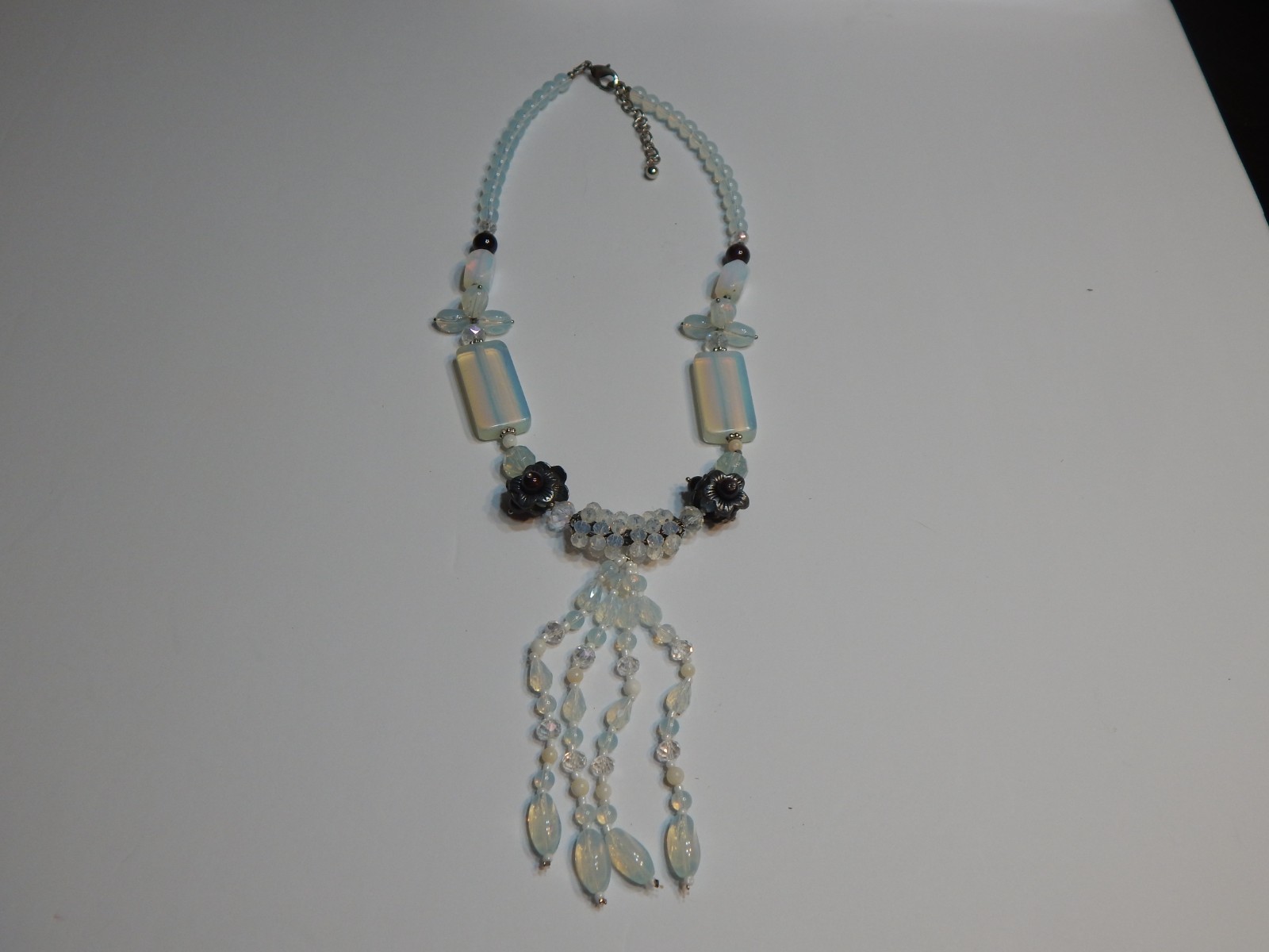 necklace women Opalite 24in with extender a very nice looking peice (N13)