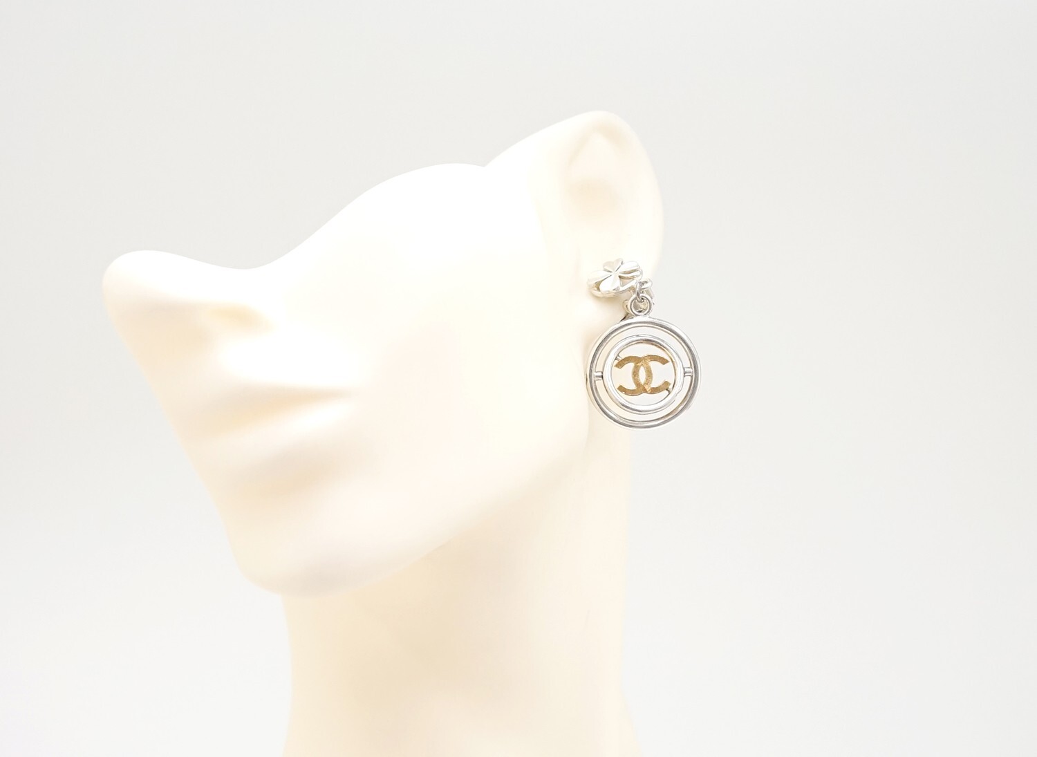 CHANEL CC Logos Clover Dangle Earrings Silver & Gold Tone 96P Auth w/Box b1077