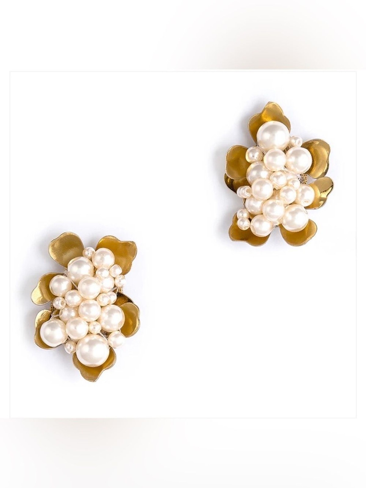 NEW Deepa Gurnani Gold Pearl Cluster Flower Stud Earrings – Women Jewelry