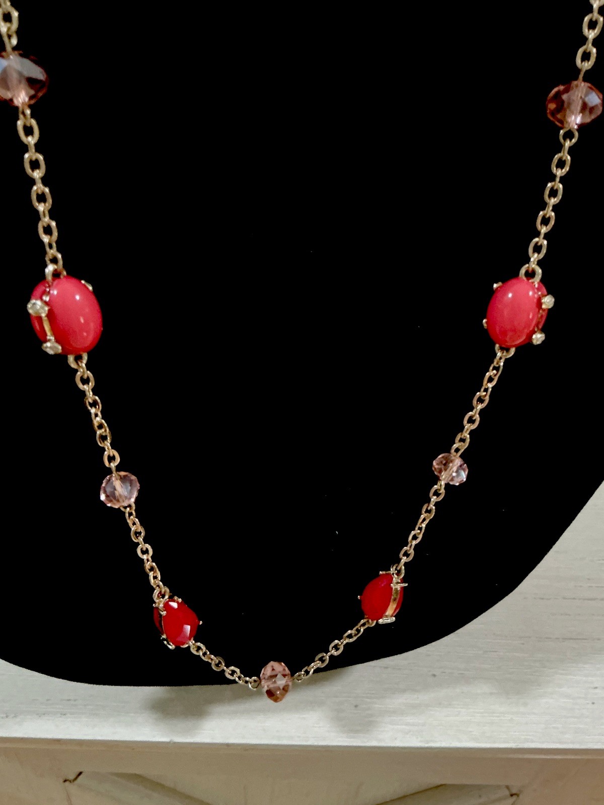 WHITE HOUSE BLACK MARKET Coral & Red Cabochon Crystal Gold Strand Necklace-NWOT