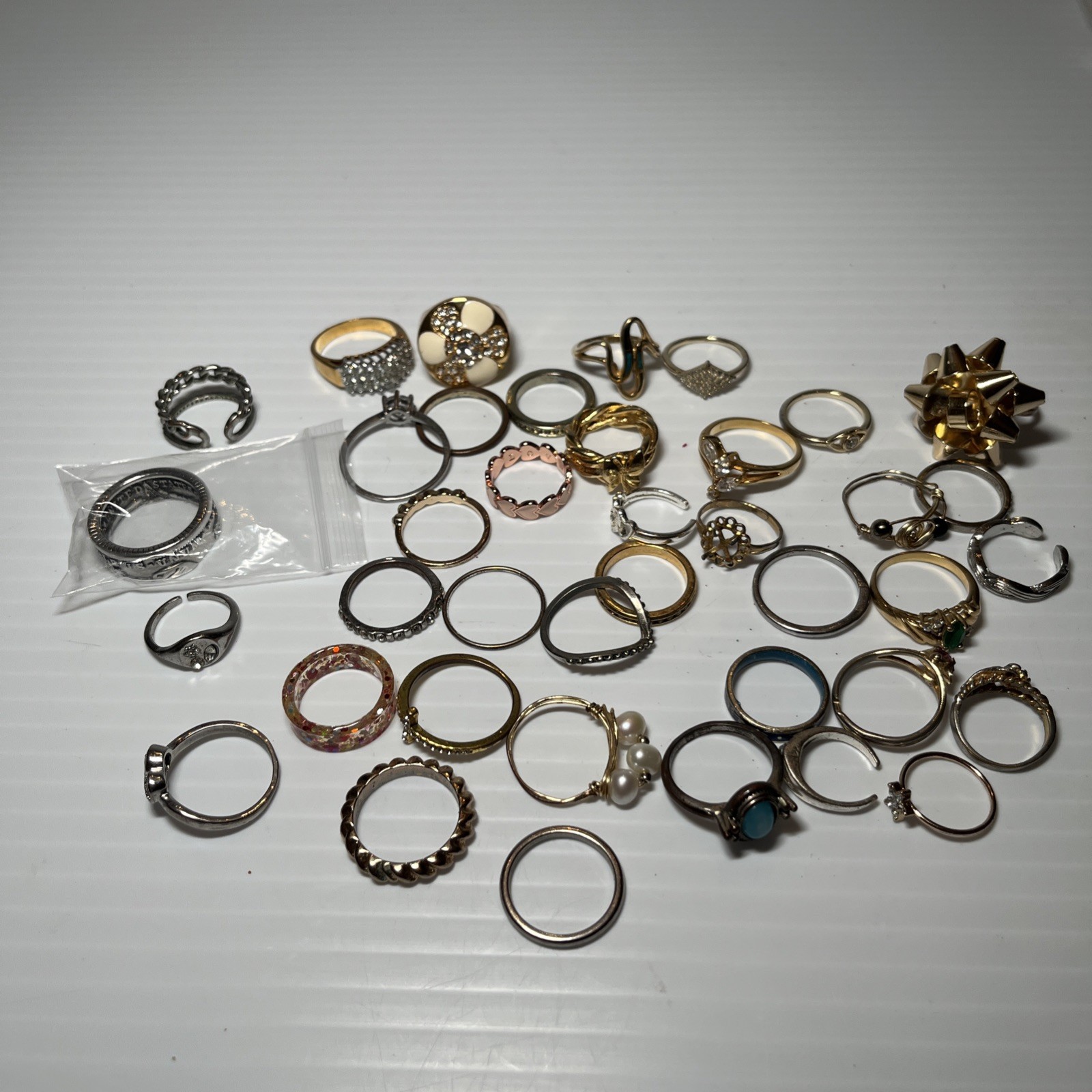 40 GOLD & Silver TONE FASHION RINGS VARIOUS SIZES & STYLES Assorted Sizes