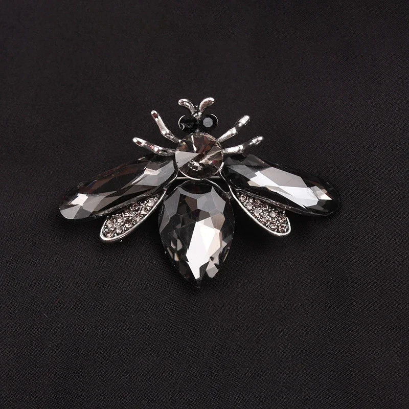Women Men Unisex Bee Lover Brooch Fashion Bees Animals Pins Badge Jewelry