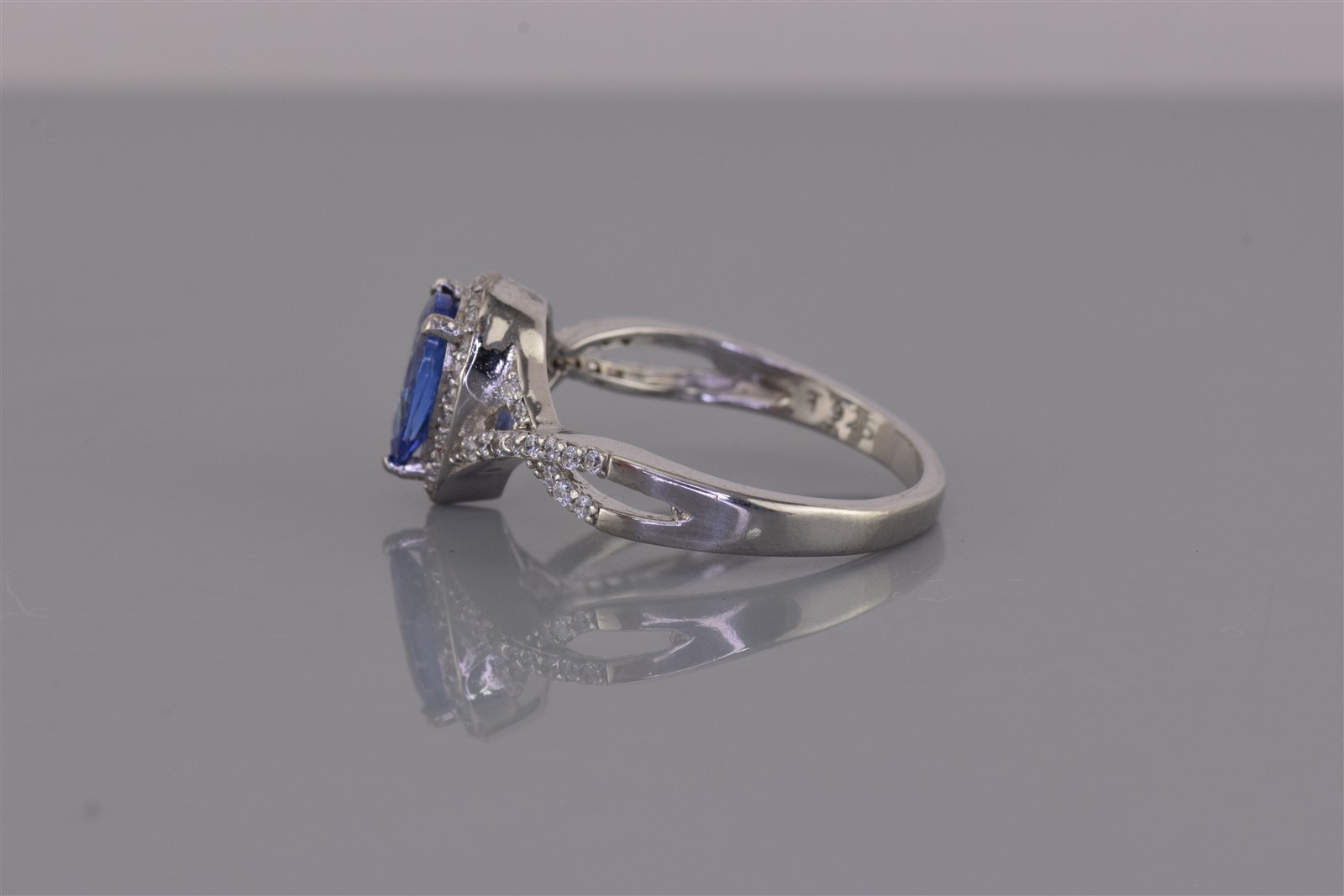 Sterling Silver Blue Pear Cubic Zirconia Halo Accented Twist Band Ring 925 Sz: 9