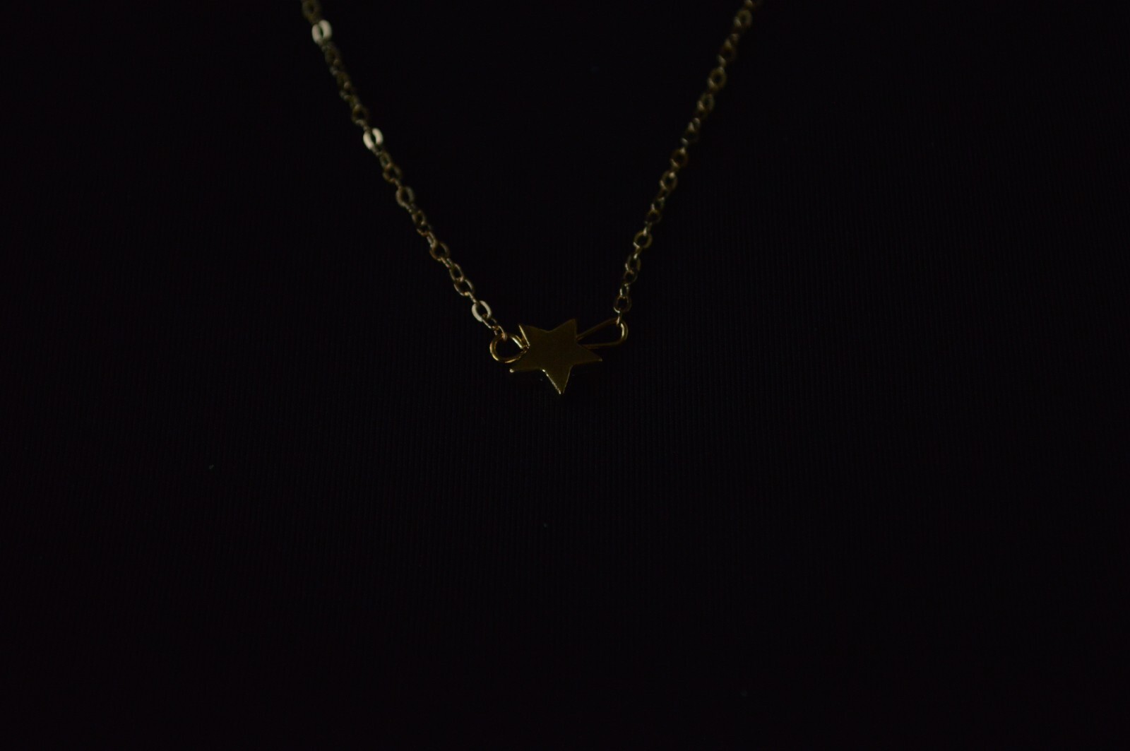 Small and Simple Women’s Gold Chain Necklace with Heart Pendant, 12-18 in