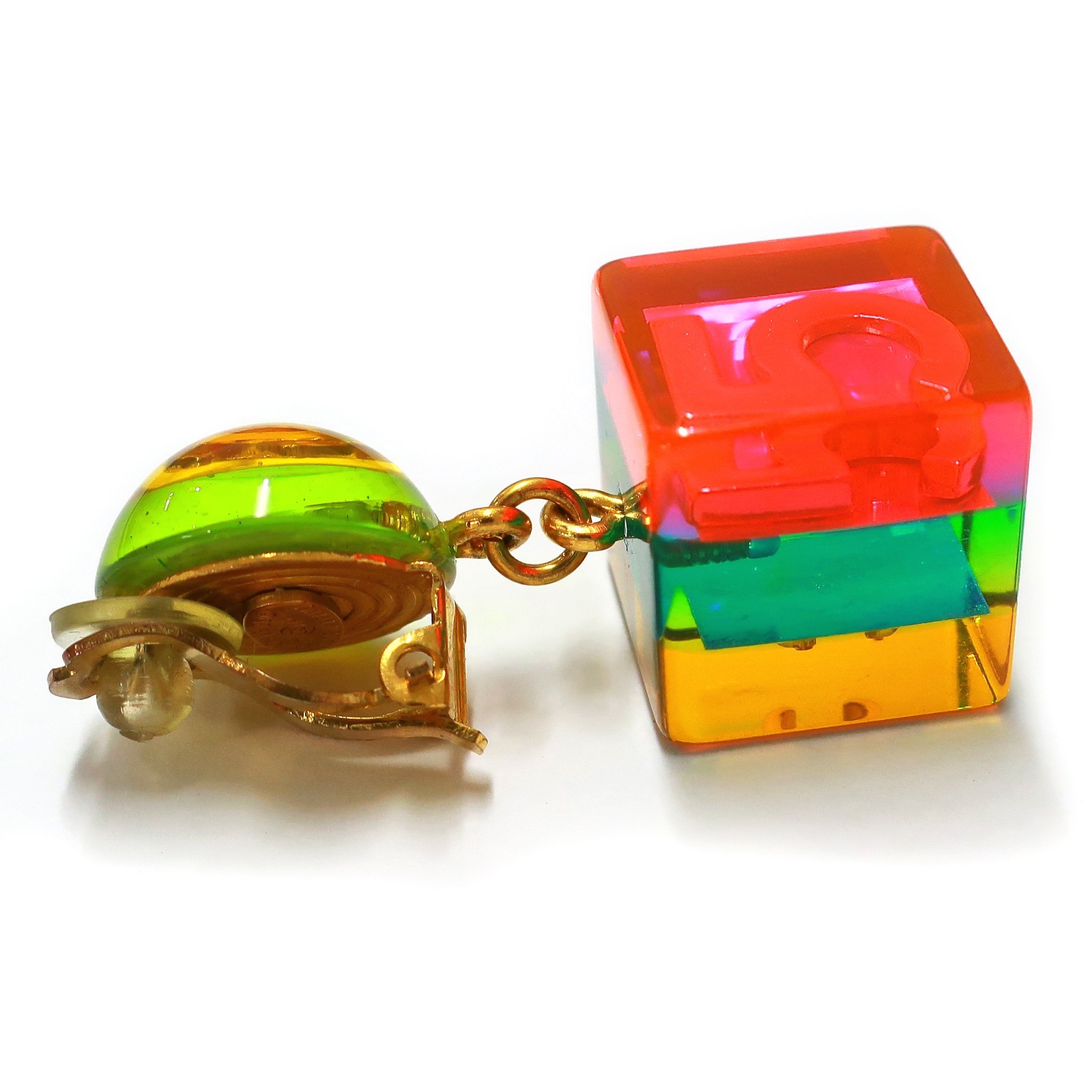 CHANEL Gold Plated Plastic CC Logos Cube Swing Vintage Earrings #1268c Rise-on
