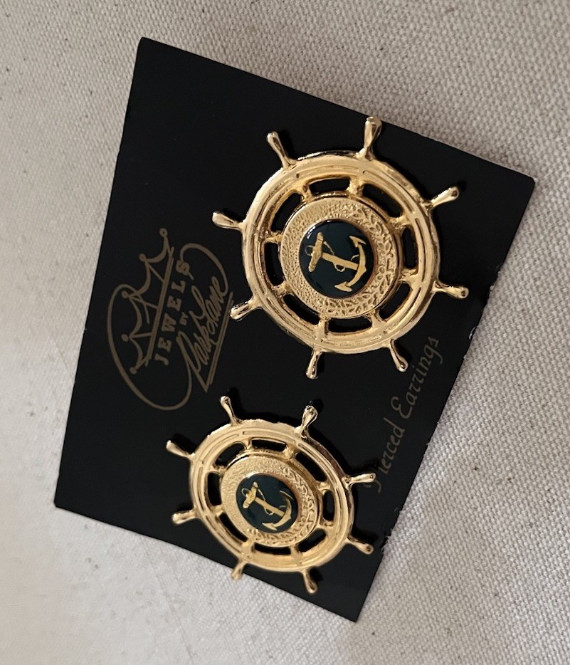 jewels by park lane Gold Tone Ship Wheel Anchor Teal Green Pierced Earrings NWT