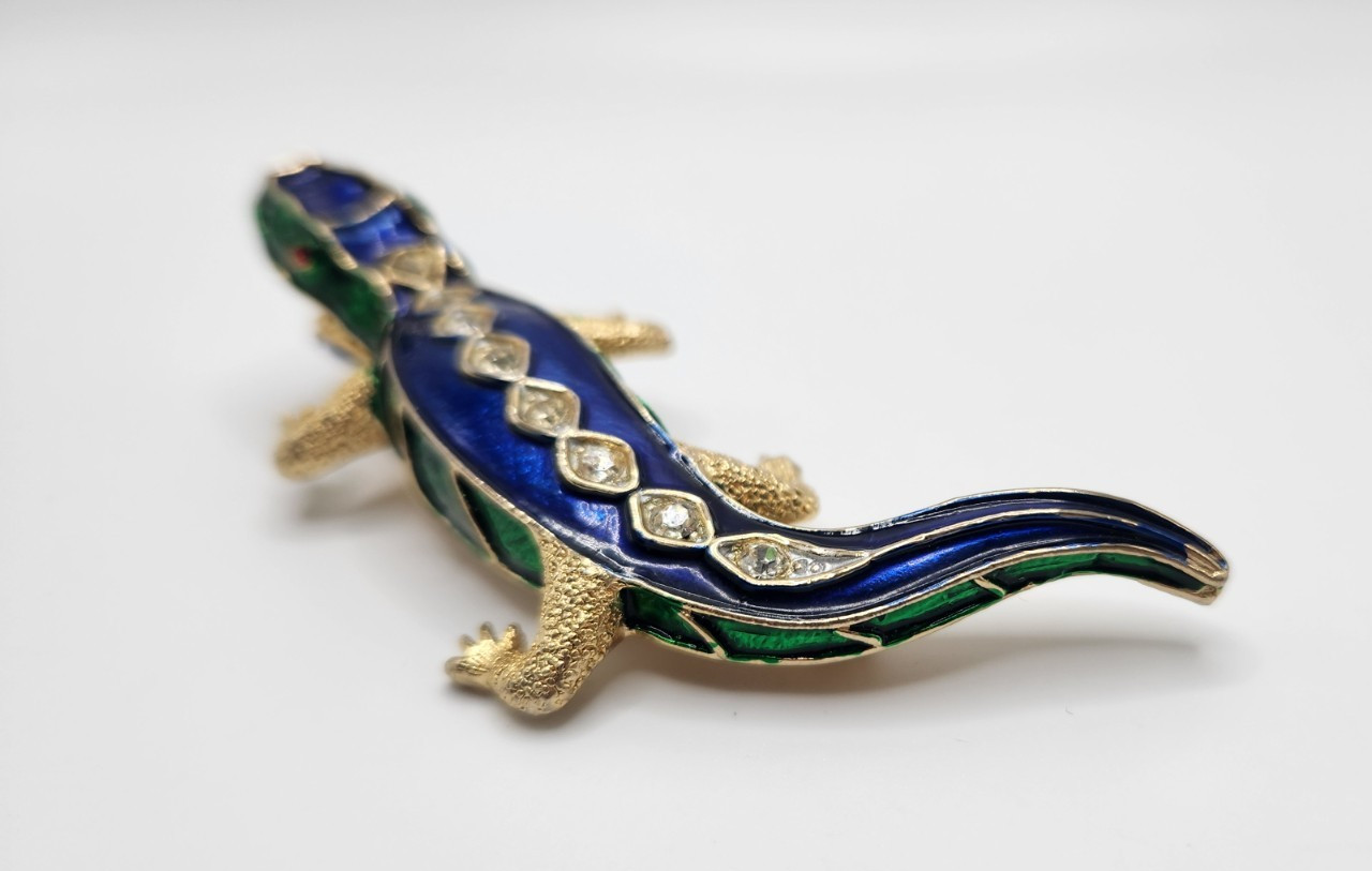 Lizard with a Wiggling Tongue Gold Tone Enamel Brooch