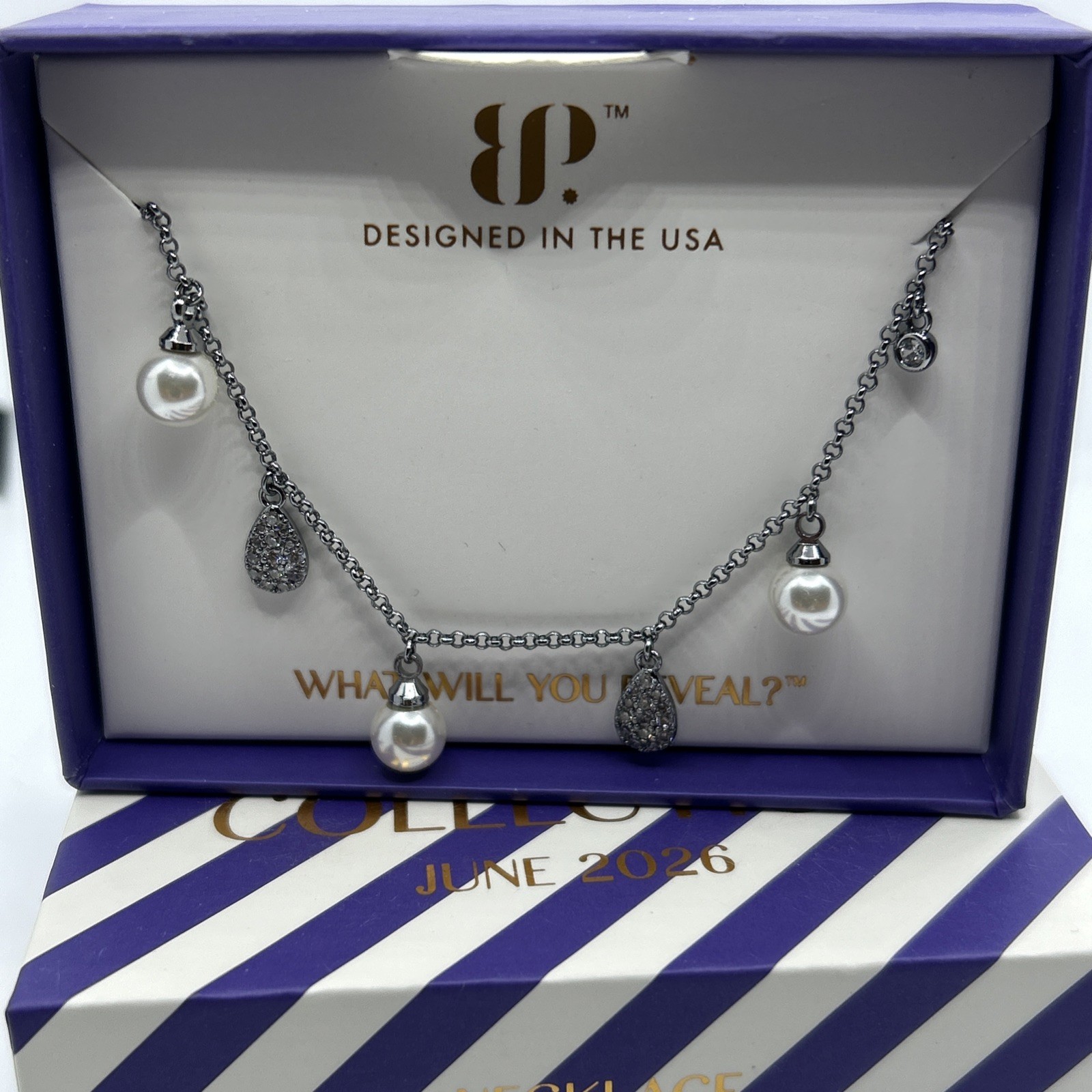 NK17296 Bomb Party NK17296 – Classic And Timeless Ceramic Pearl – Hematite Pl