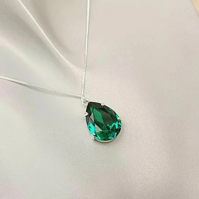 Simulated Green Emerald 3.00Ct Pear Cut Women’s Pendant 14k White Gold Plated