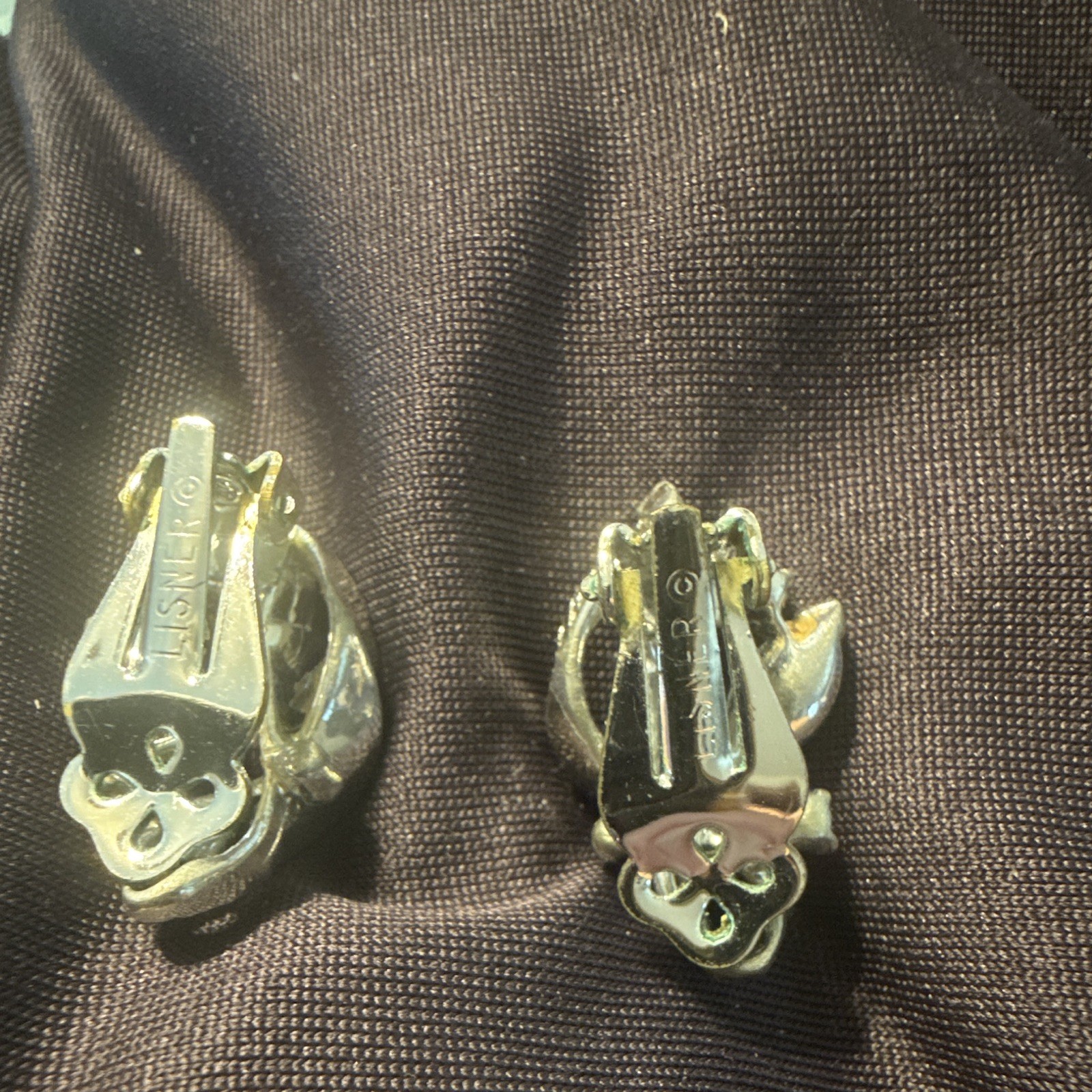 VTG 60s Lisner Signed Silver Tone w/ blue Aurora Borealis crystals Clip-Ons