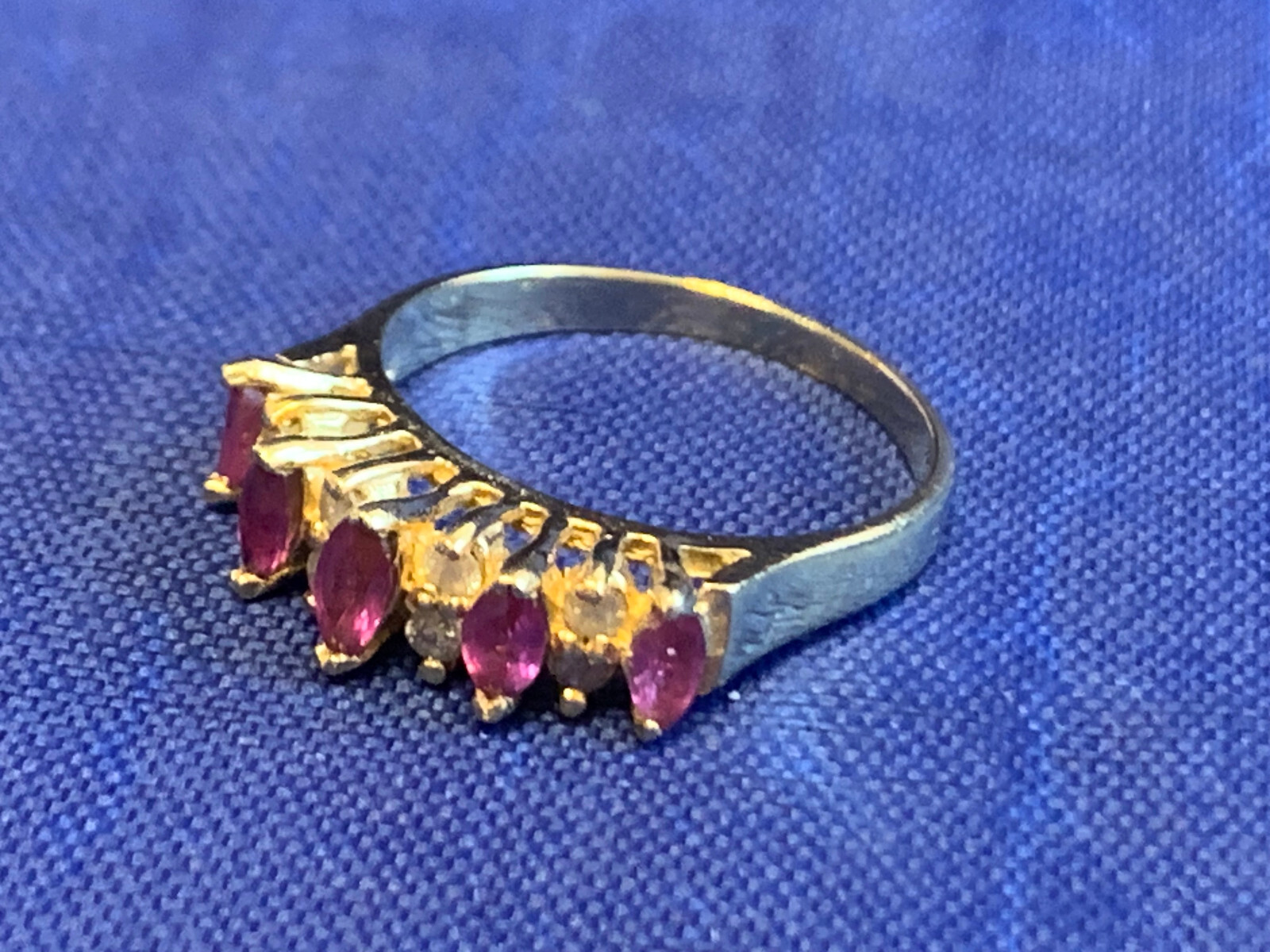 14K Yellow Gold Ring 2.5g Fine Jewelry Size 5.25 Band Ruby & Clear Color Stones