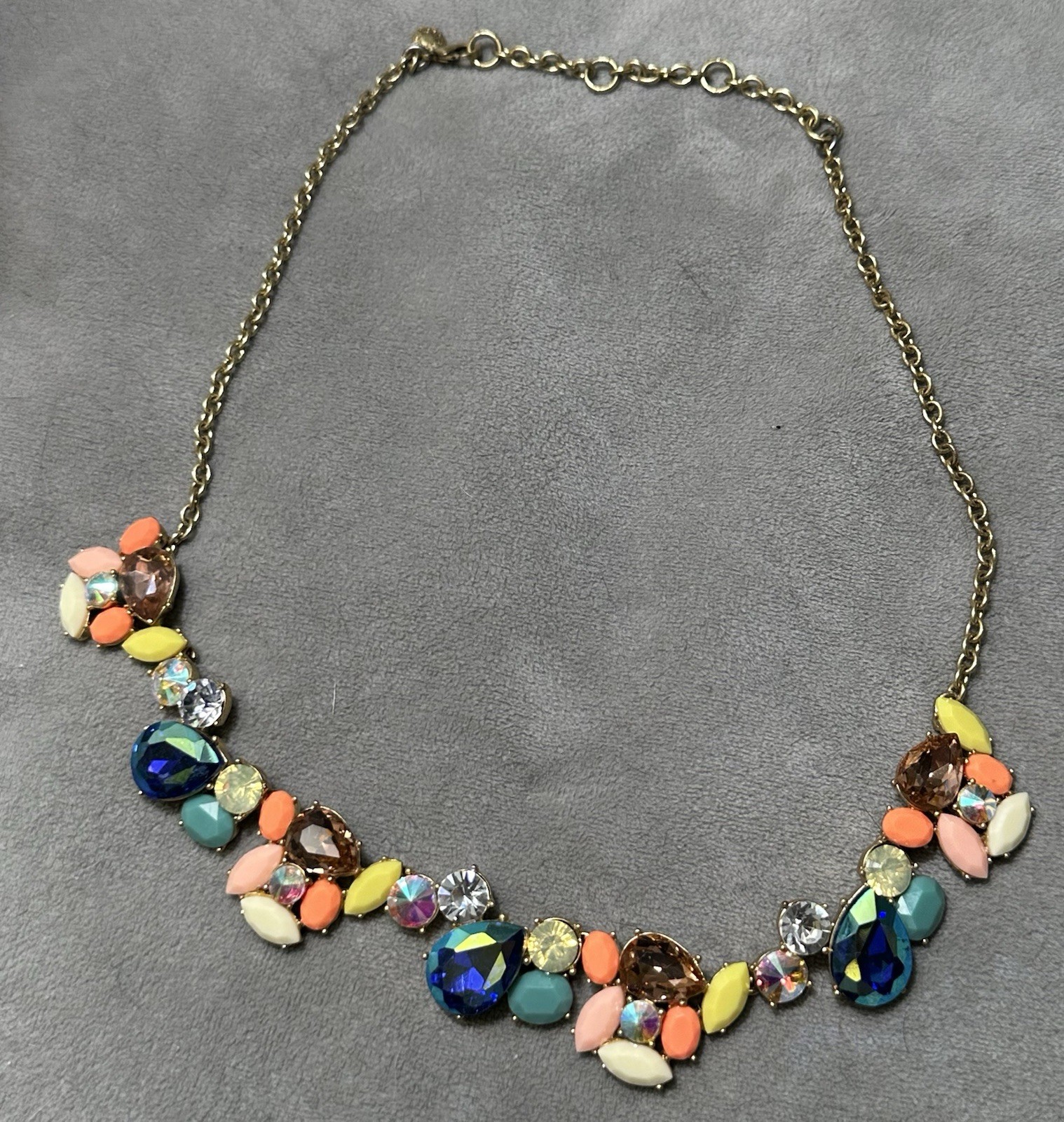 J Crew Paint Party Faceted Crystal Necklace 16-18″ Goldtone Blue Coral Aurora