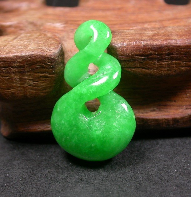 1 piece Green JADE PENDANT Circle *8* Knotted Knotte 236563 US