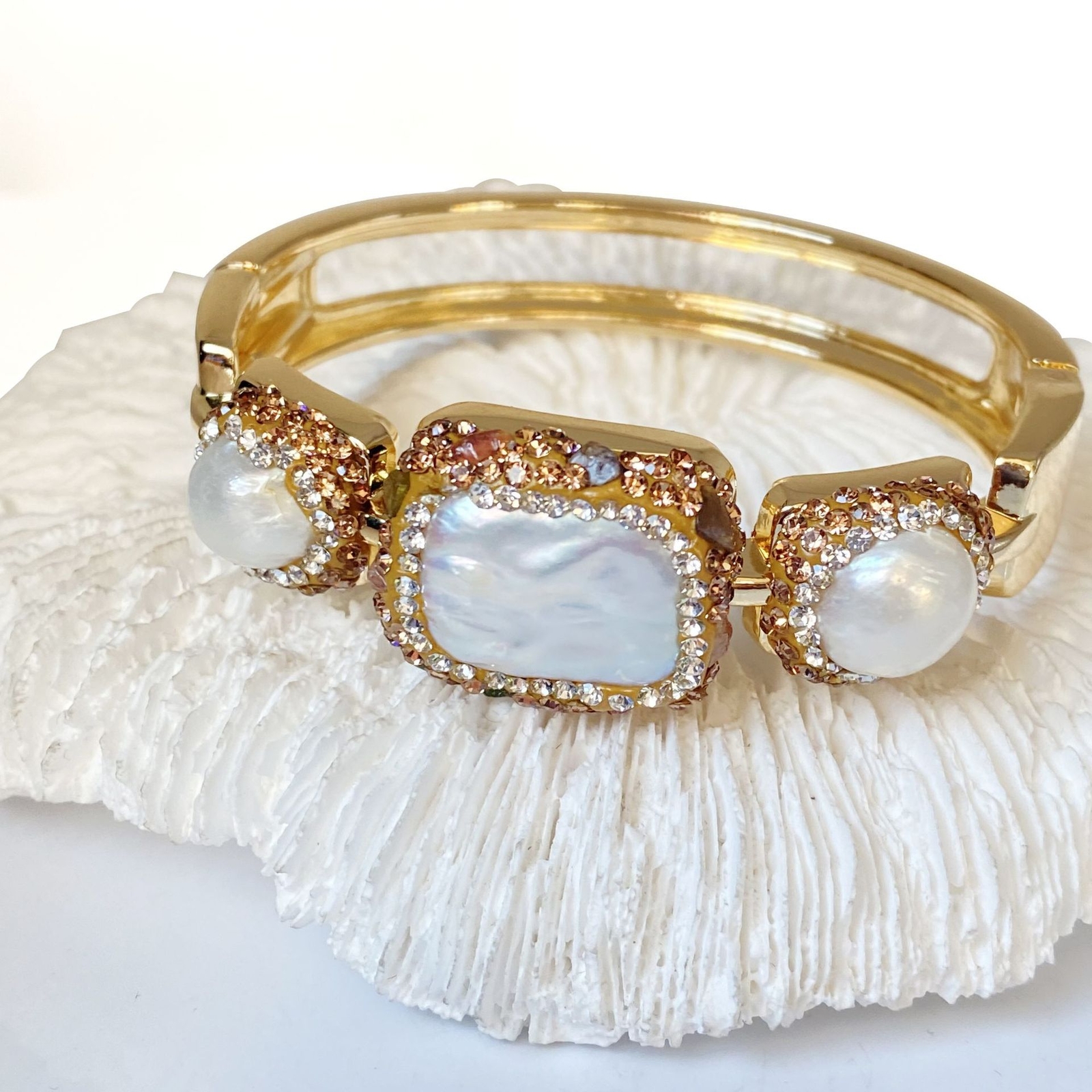 Natural South Sea White Keshi Baroque Pearl Inlay Gold Bangle Bracelet 6.2″