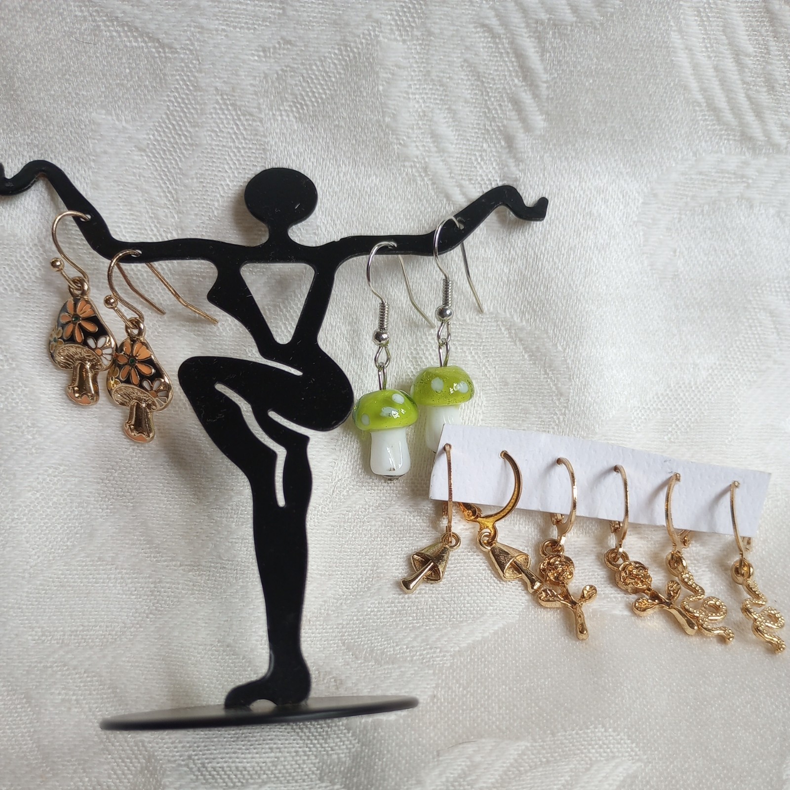 lot of 3 Mushroom Green Black Goldtone flower power pierced dangle earrings