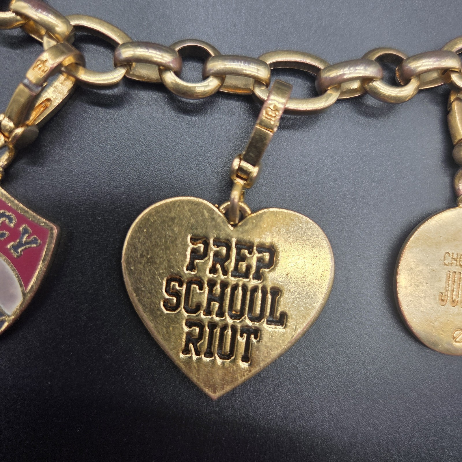 Juicy Couture Gold Tone Signed Enamel Heart Dangle Charm Bracelet 7 1/2 inch
