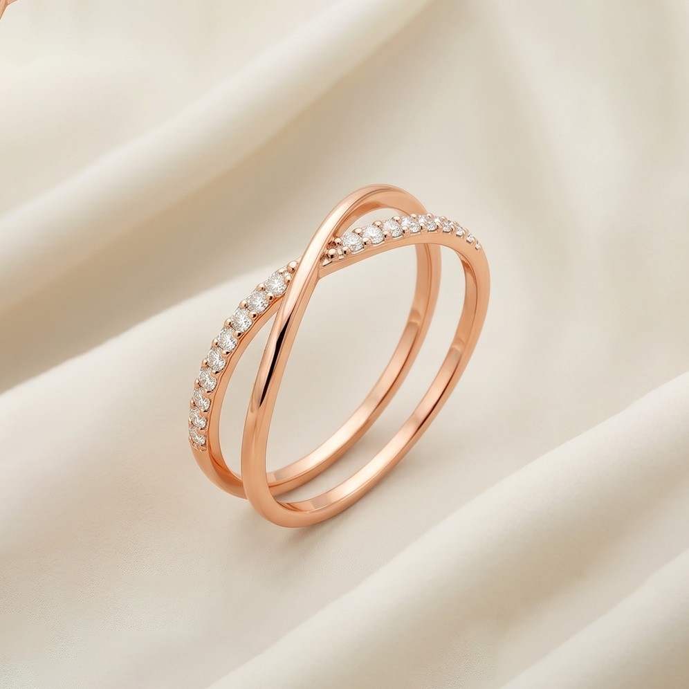 Romantic 18K Rose Gold Natural Diamond Ring Designed for Modern Elegance