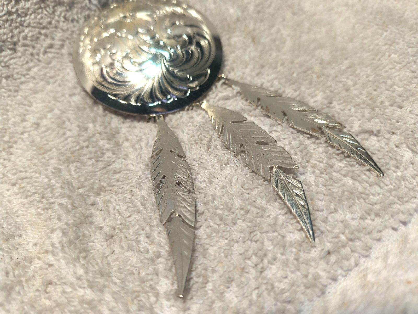 Montana Silversmiths Sterling Silver Plate Pin Broch Dangle Feathers Great Shape